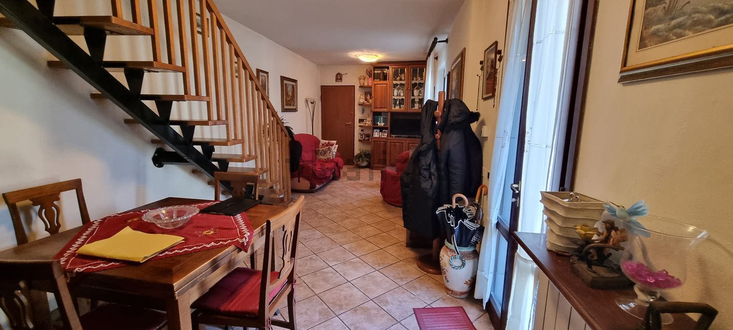 Villetta indipendente a Tavola - Fontanelle - Paperino, Prato