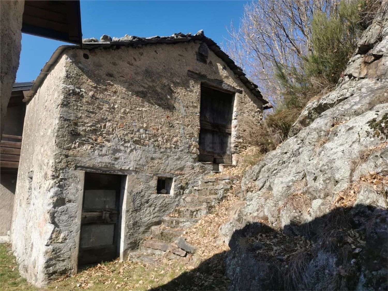 Rustici e casali a Casargo