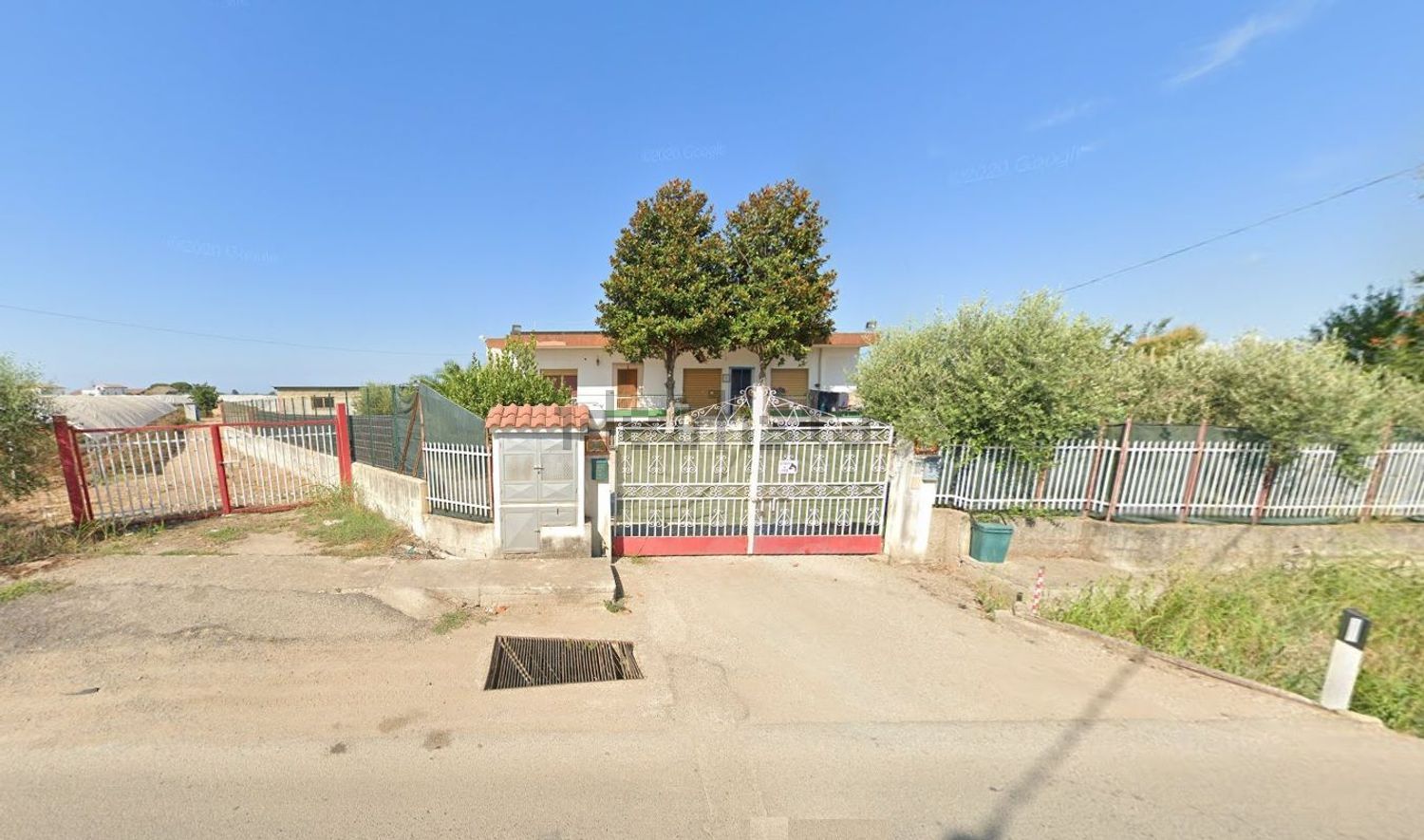 Chalet pareado en Battipaglia