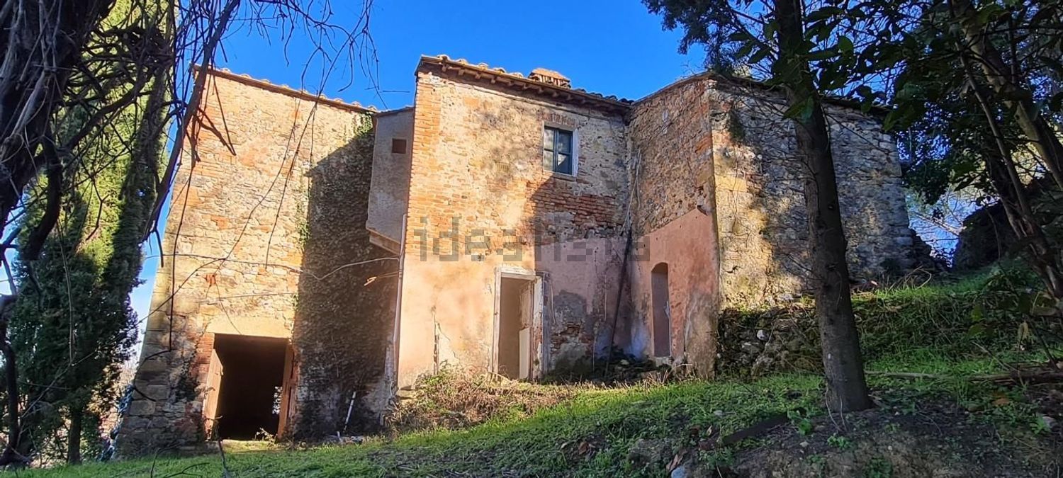 Rustici e casali a Castellina Scalo, Monteriggioni