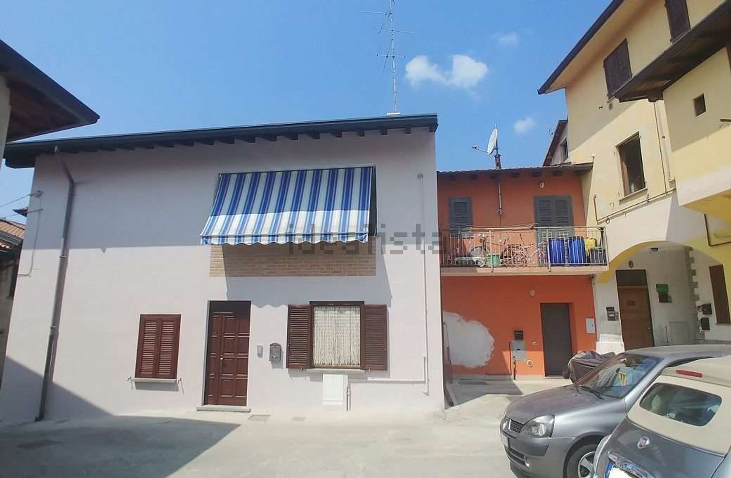 Chalet pareado en Bregnano