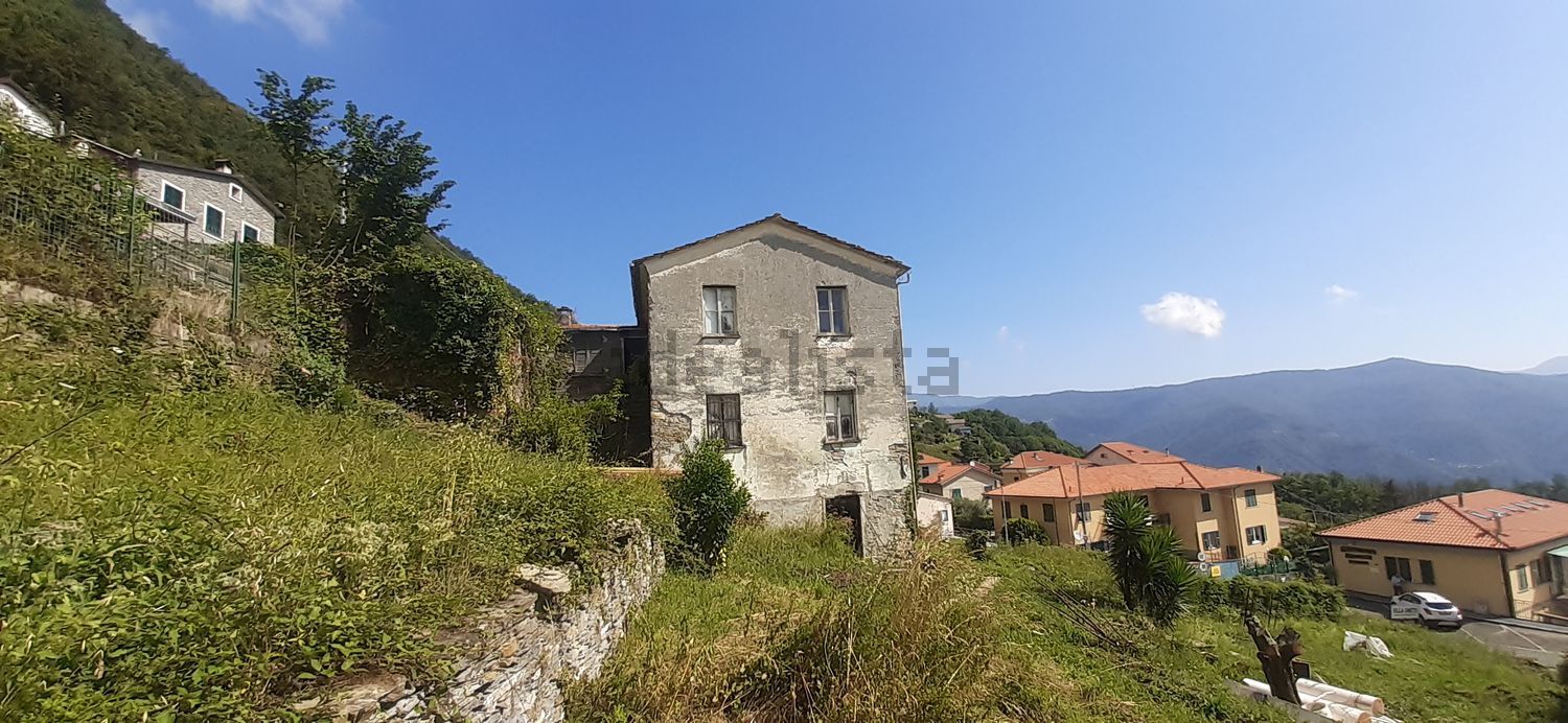 Casa de aldeia em San Colombano Certenoli
