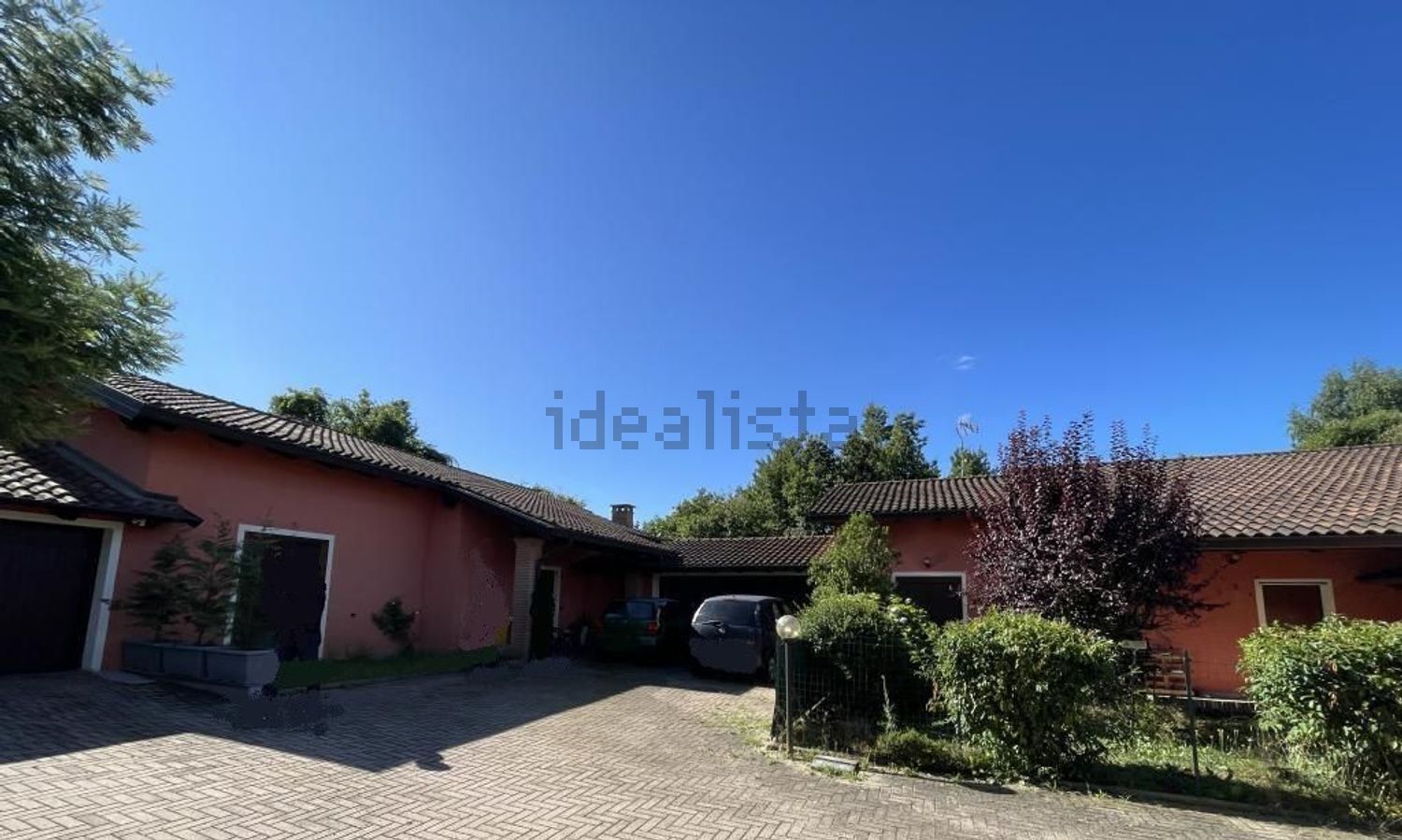 Houses in Roppolo