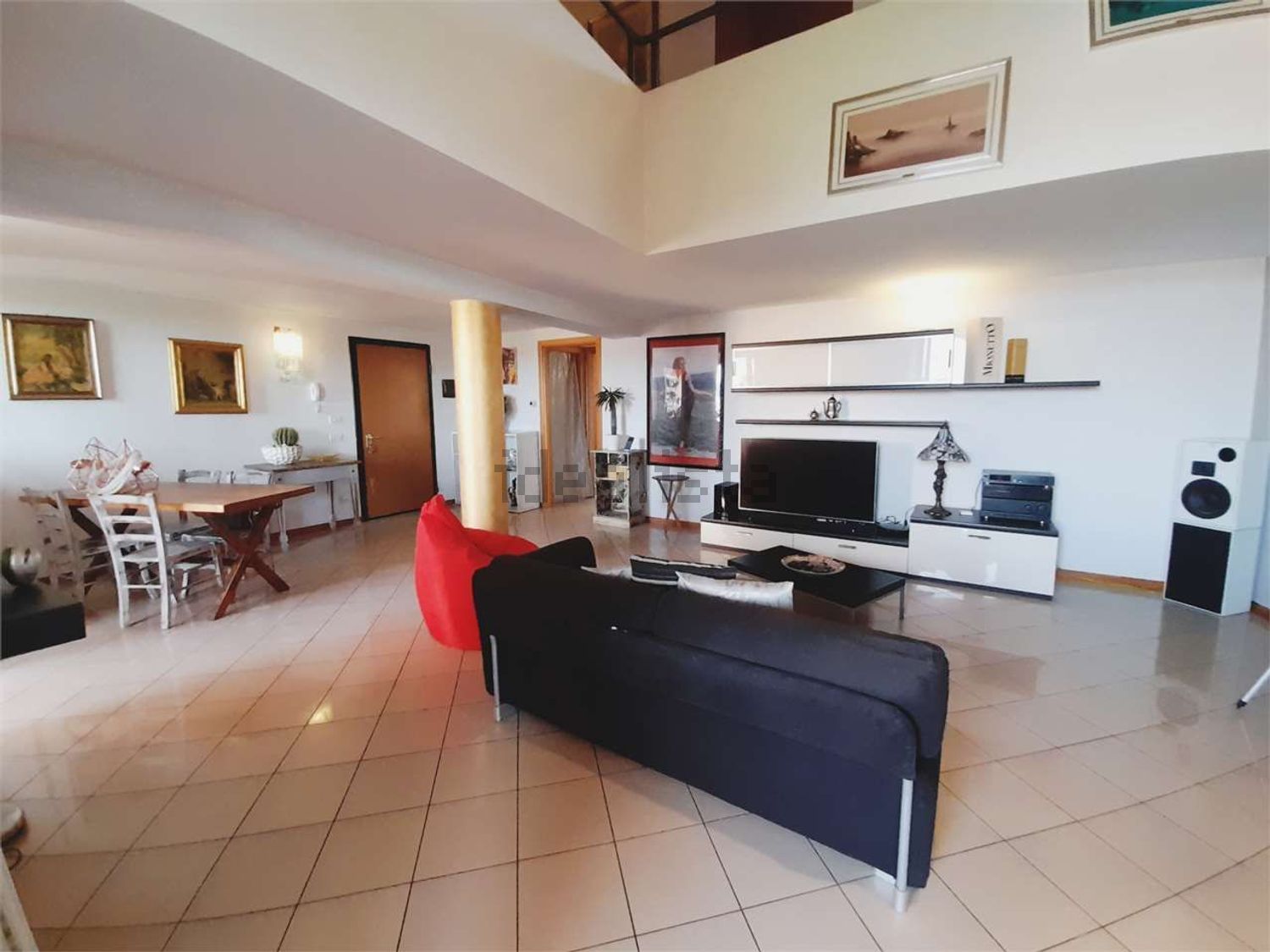 Appartamento a Cocquio-Trevisago