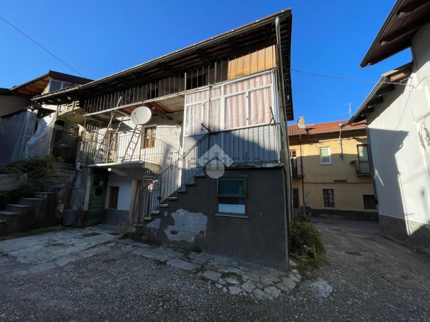 Villetta bifamiliare a Vaie