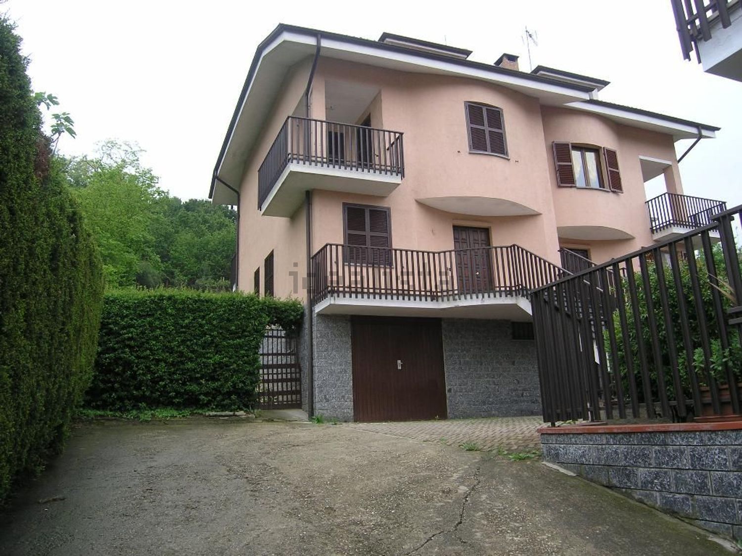 Chalet pareado en Portacomaro