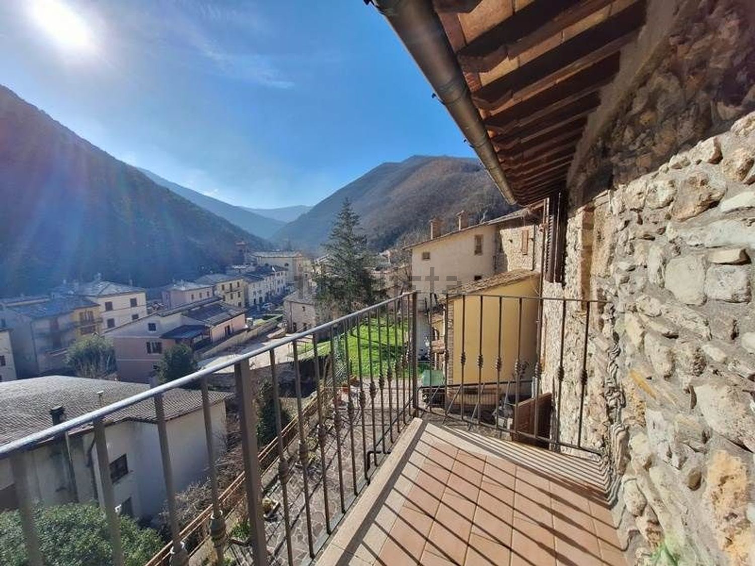 Villetta bifamiliare a Sefro