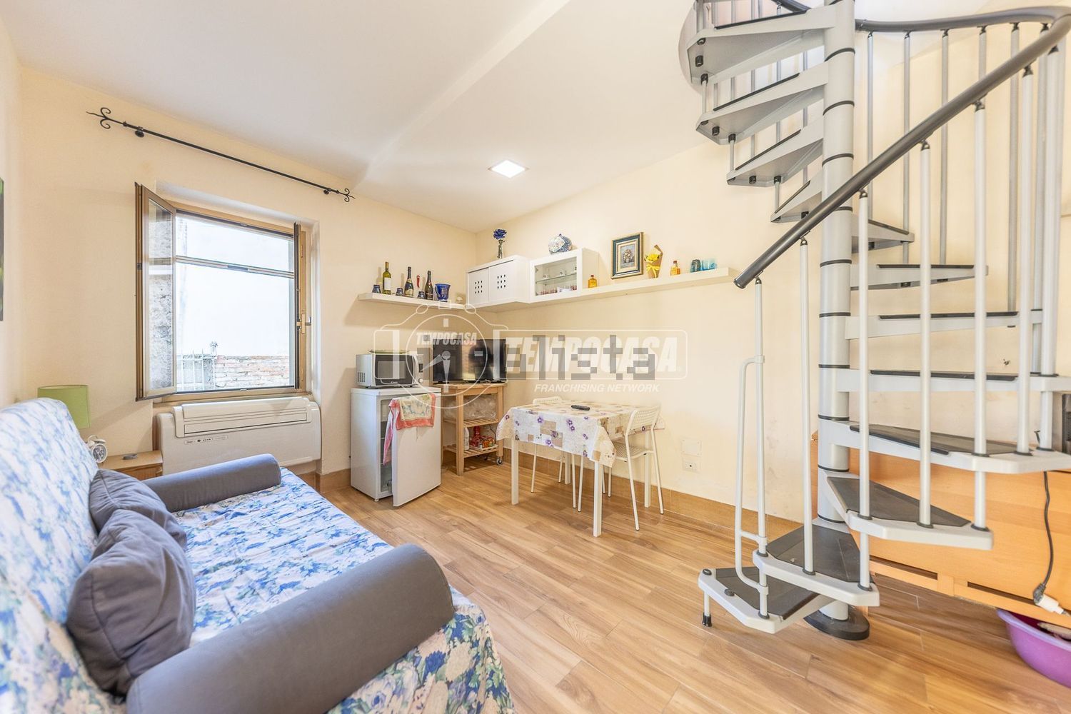 Flat in Cinecittà, Roma