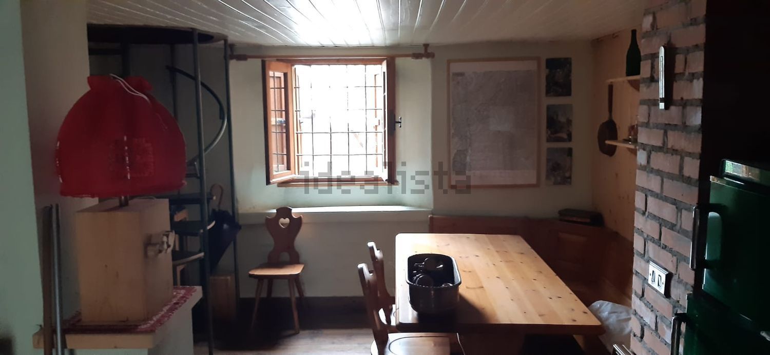 Quintas e casas rústicas em Montescheno