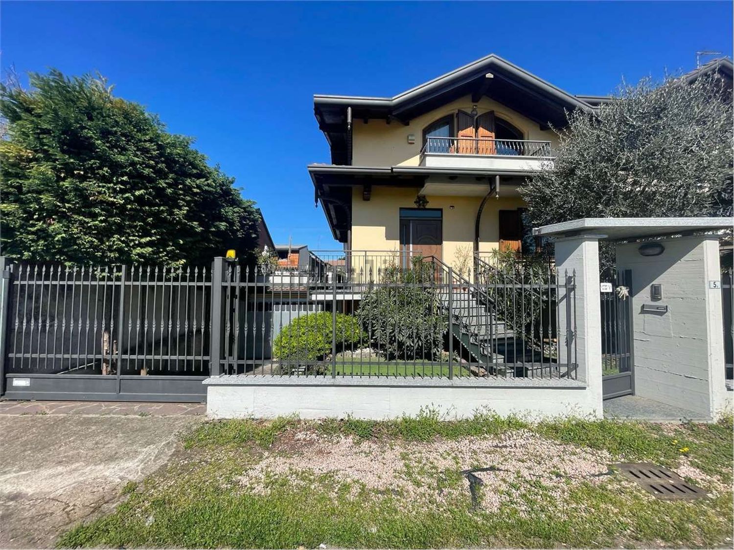 Terraced house in Villa Cortese