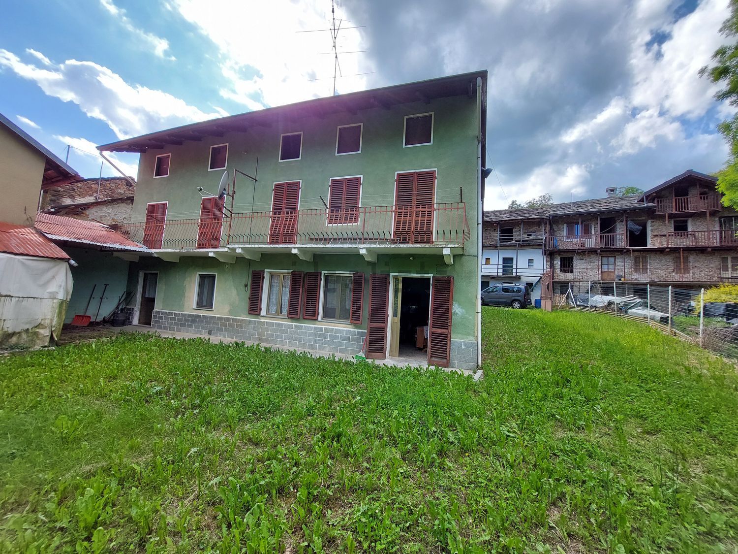 Rustici e casali a Corio
