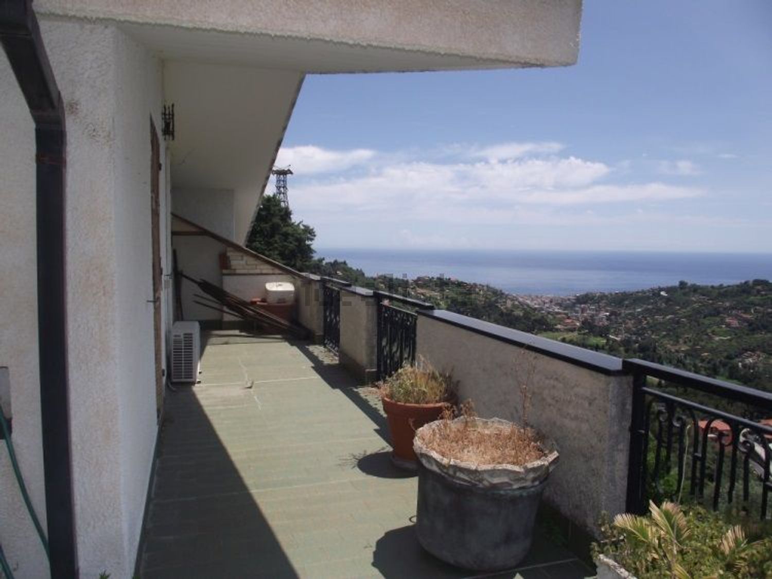 Villetta bifamiliare a Periferia Nord, Sanremo