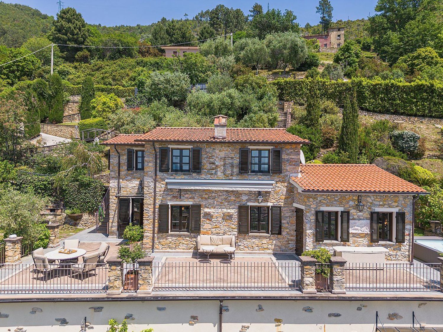 Houses in Strettoia-Capezzano-Valdicastello, Pietrasanta