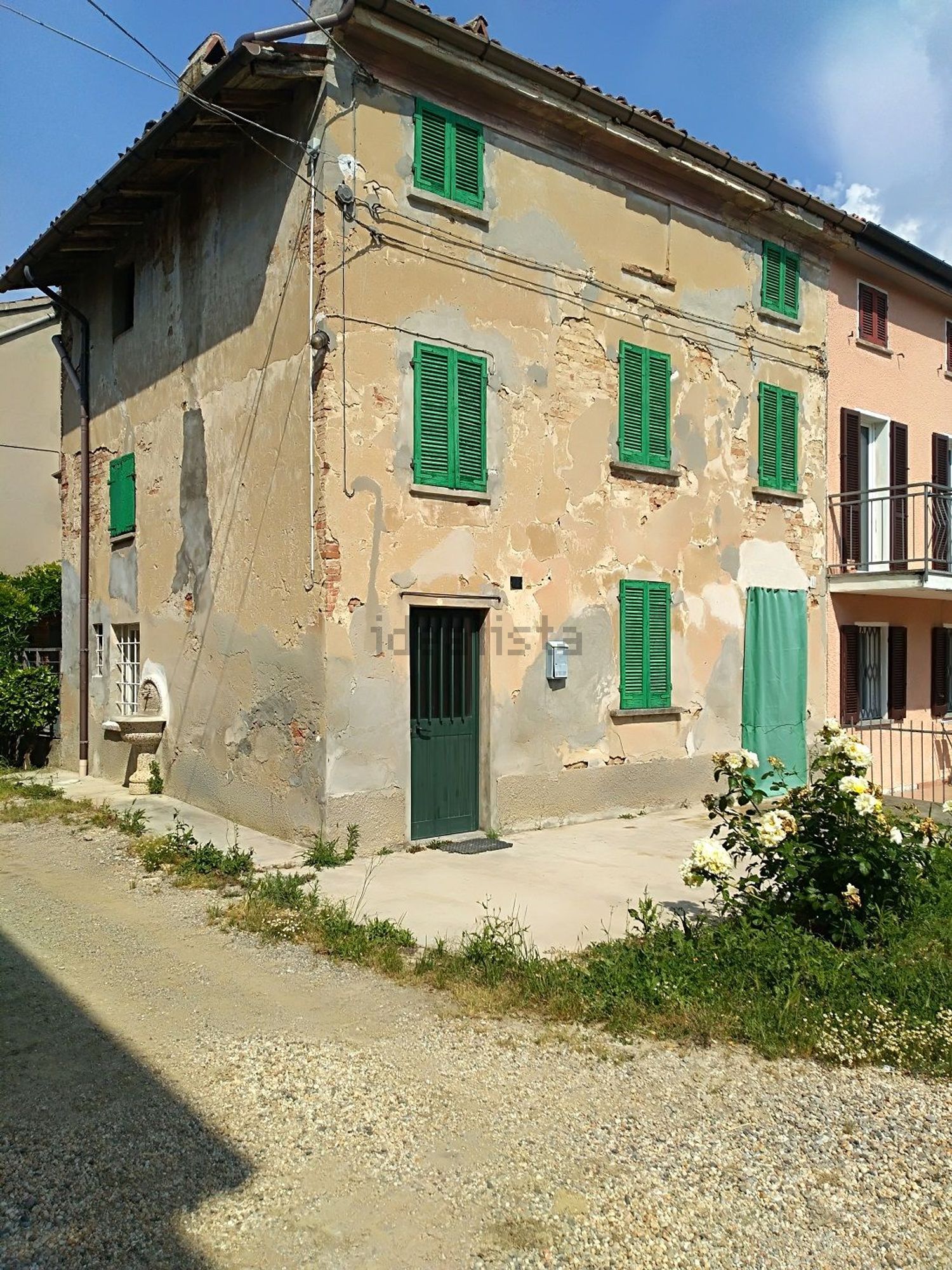 Casa di paese a San Damiano al Colle