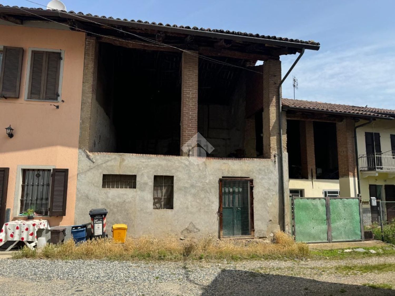 Rustici e casali a Val della Torre