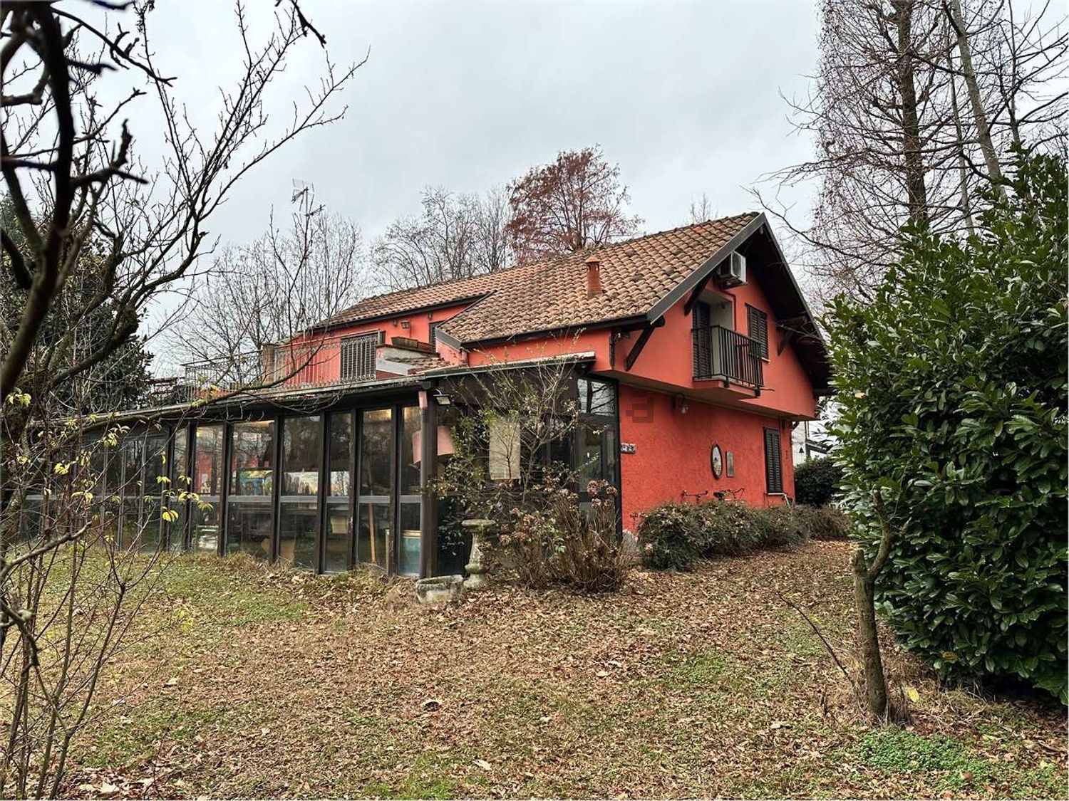Case e ville a Comazzo