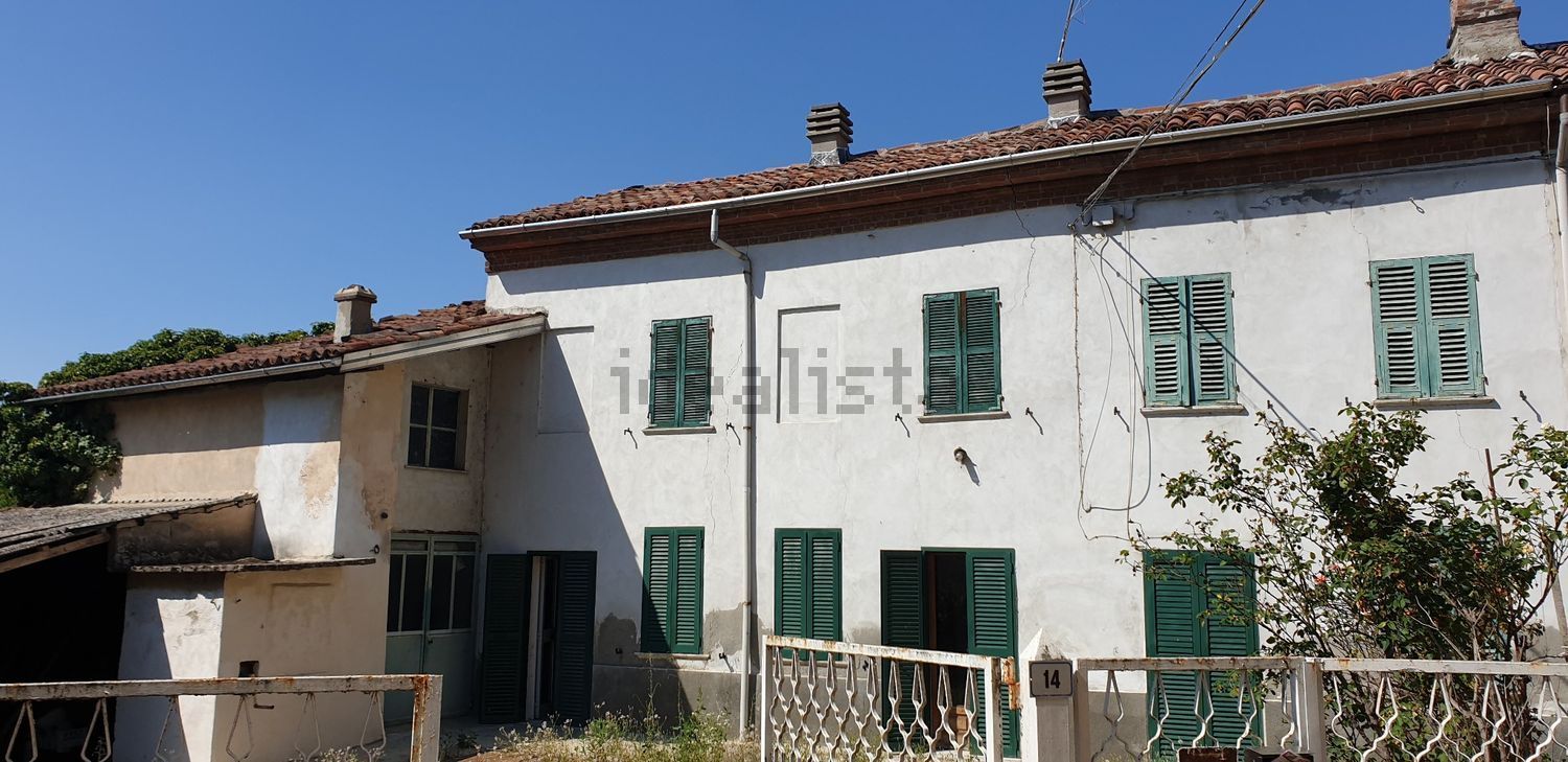 Rustici e casali a Pietra Marazzi