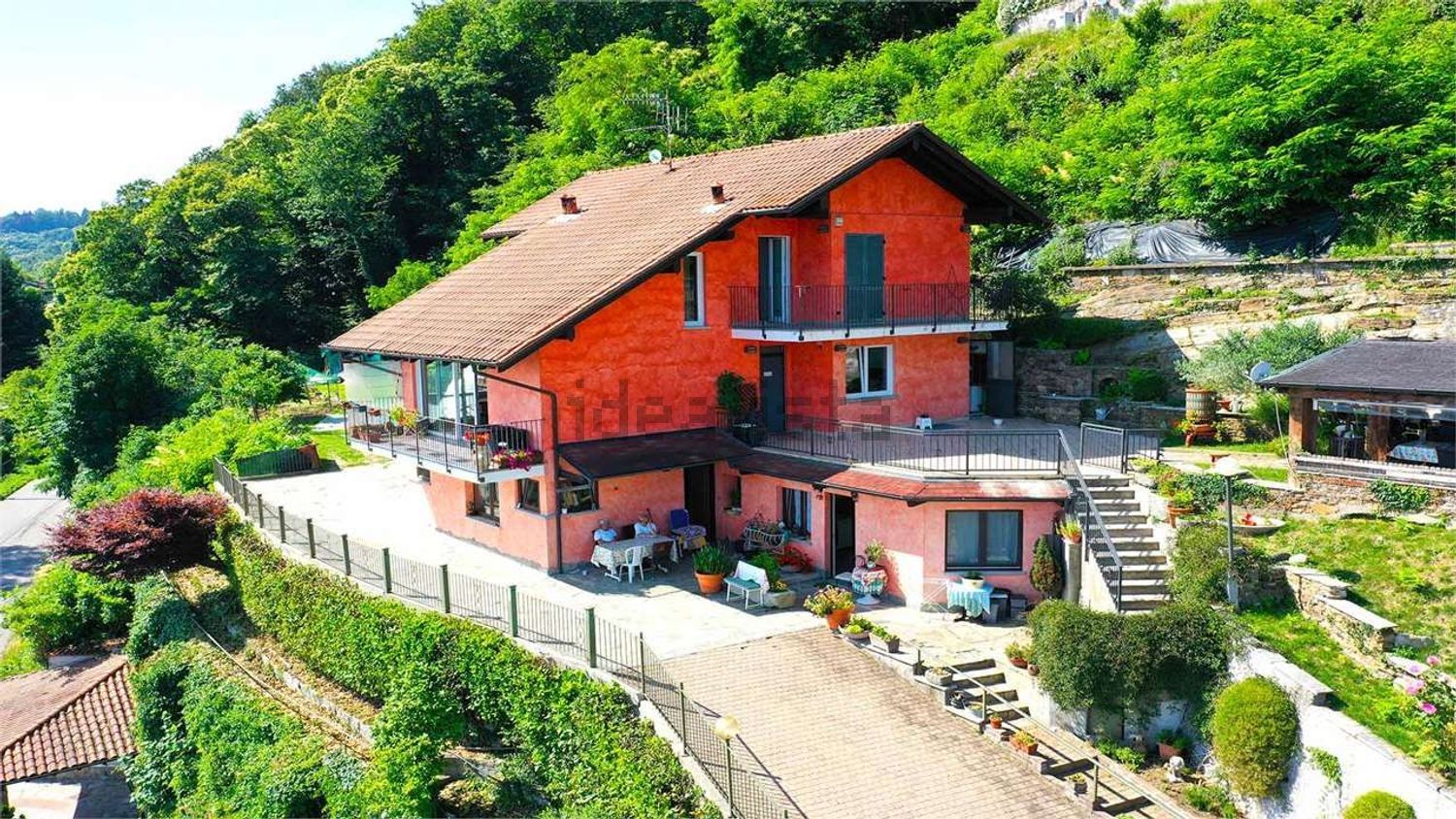 Case e ville a Stresa