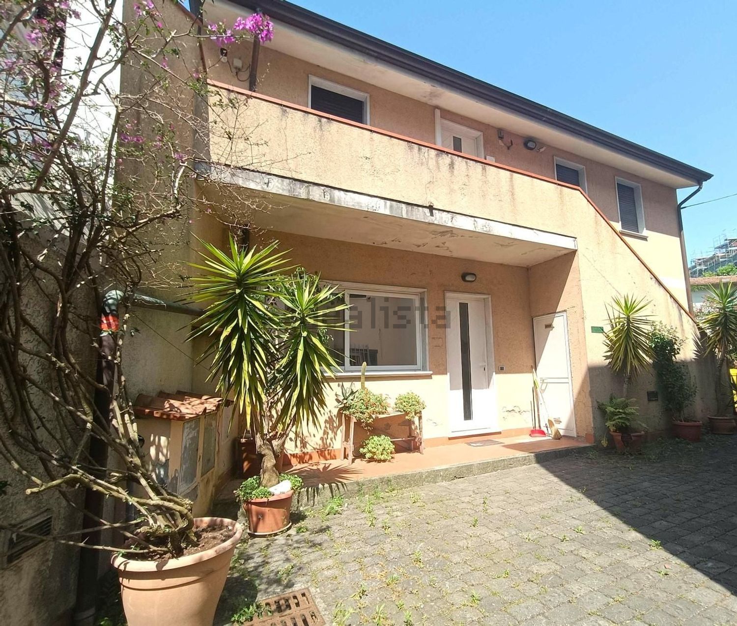 Villetta indipendente a Centro Città, Massa