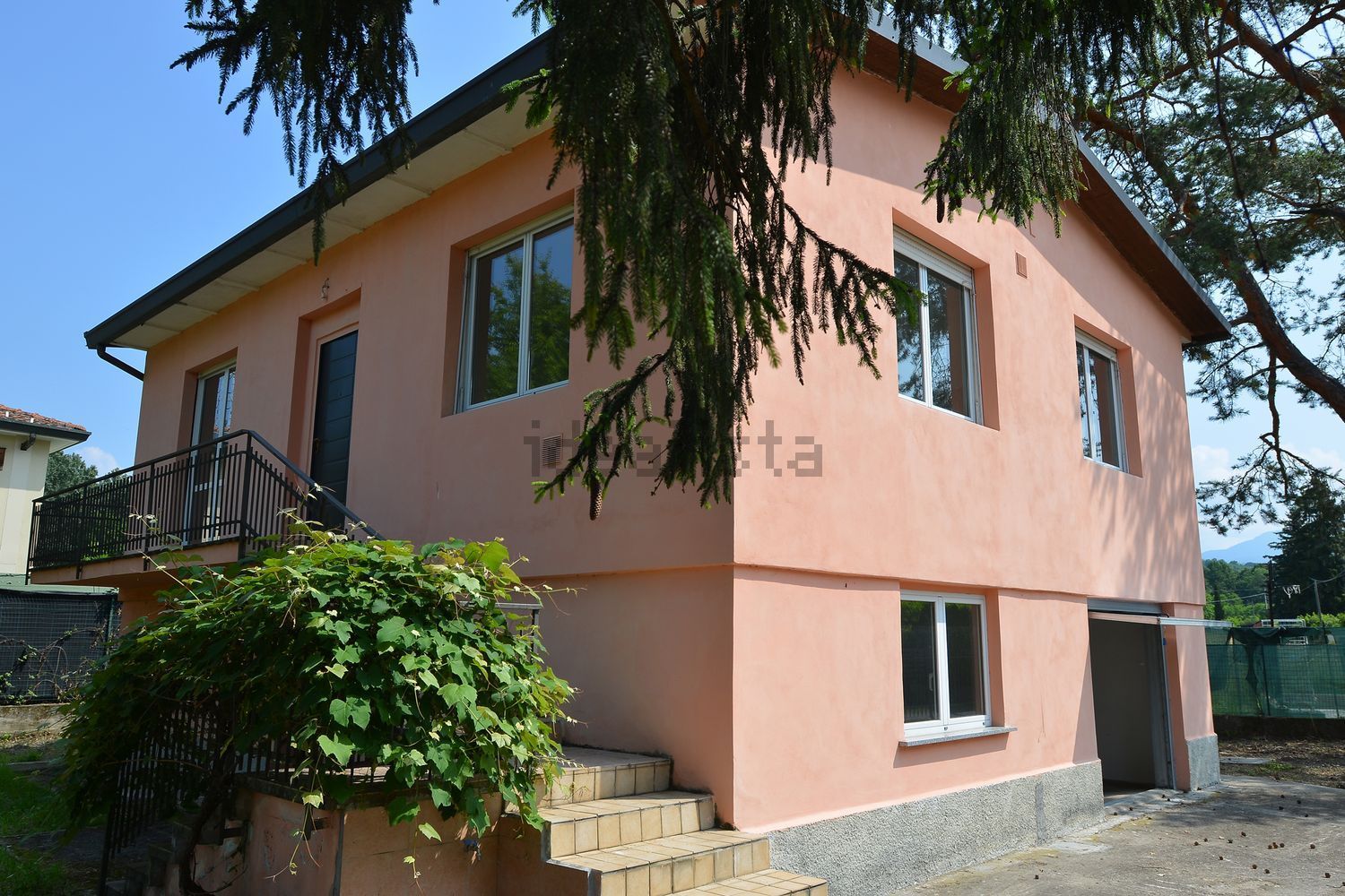 Chalet independiente en Brebbia