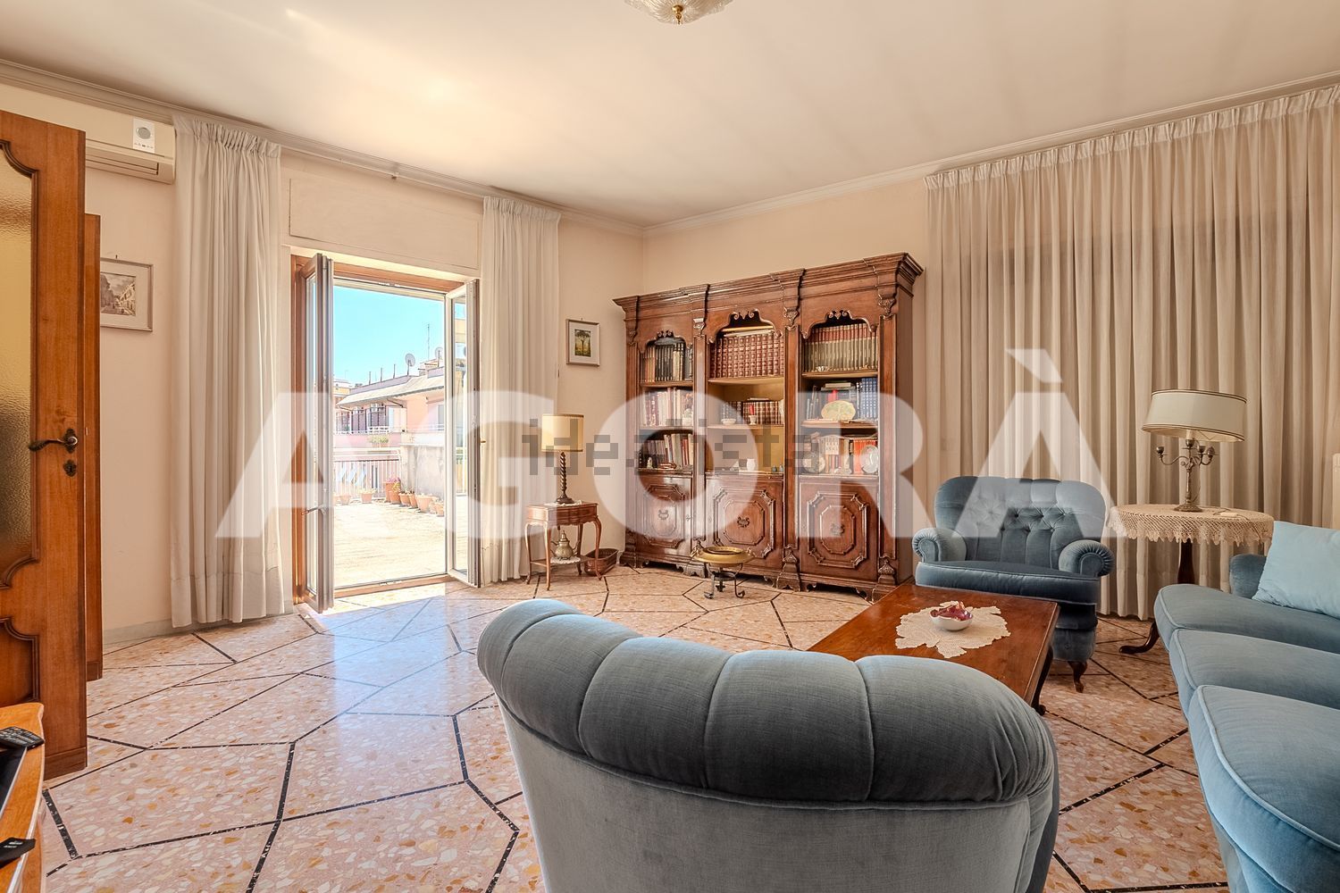 Flat in Cinecittà, Roma