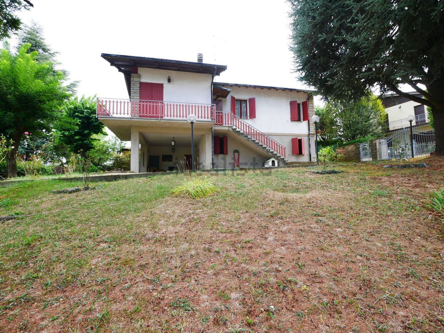 Chalet pareado en Serramazzoni