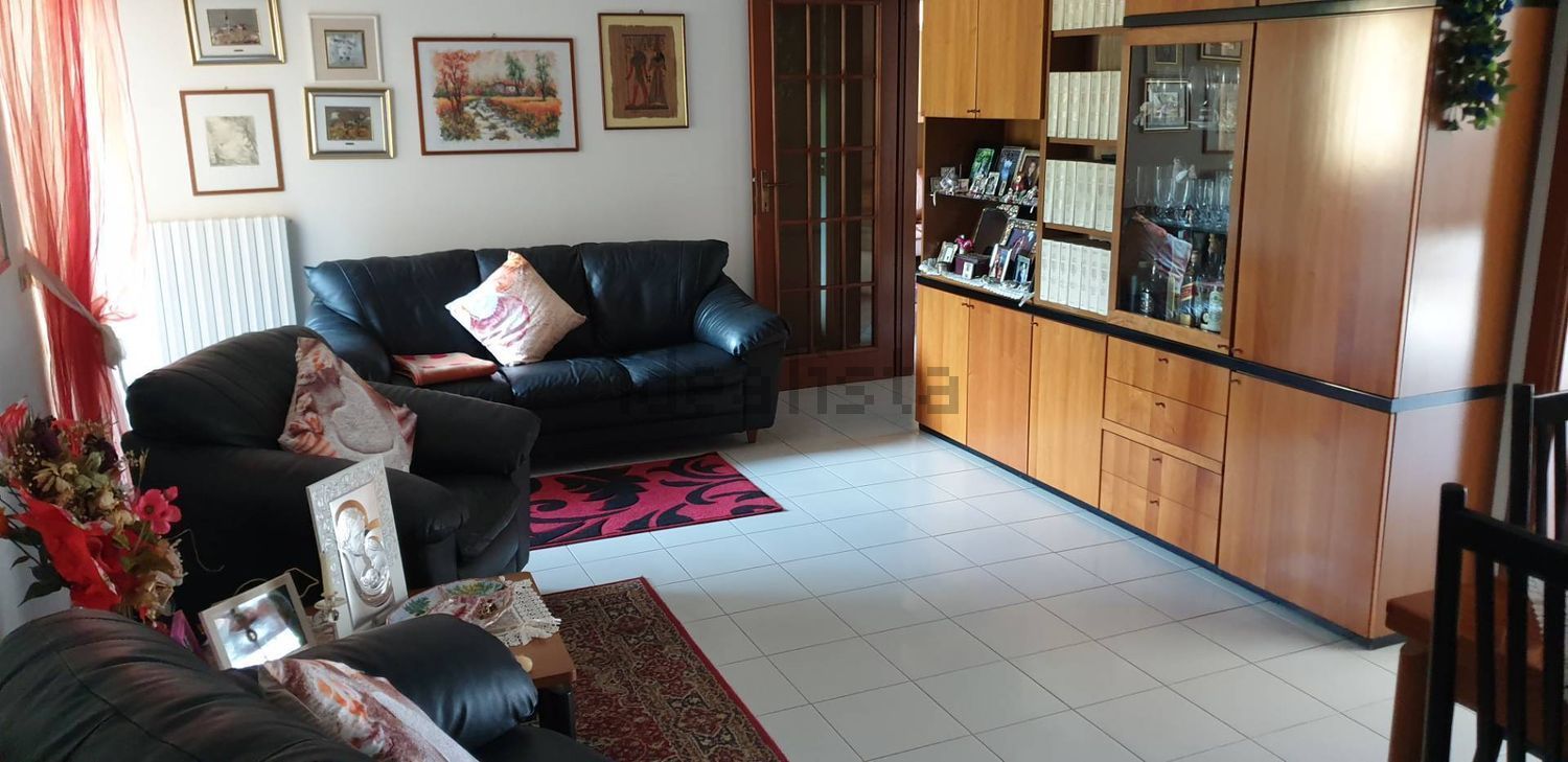 Appartement à Folignano