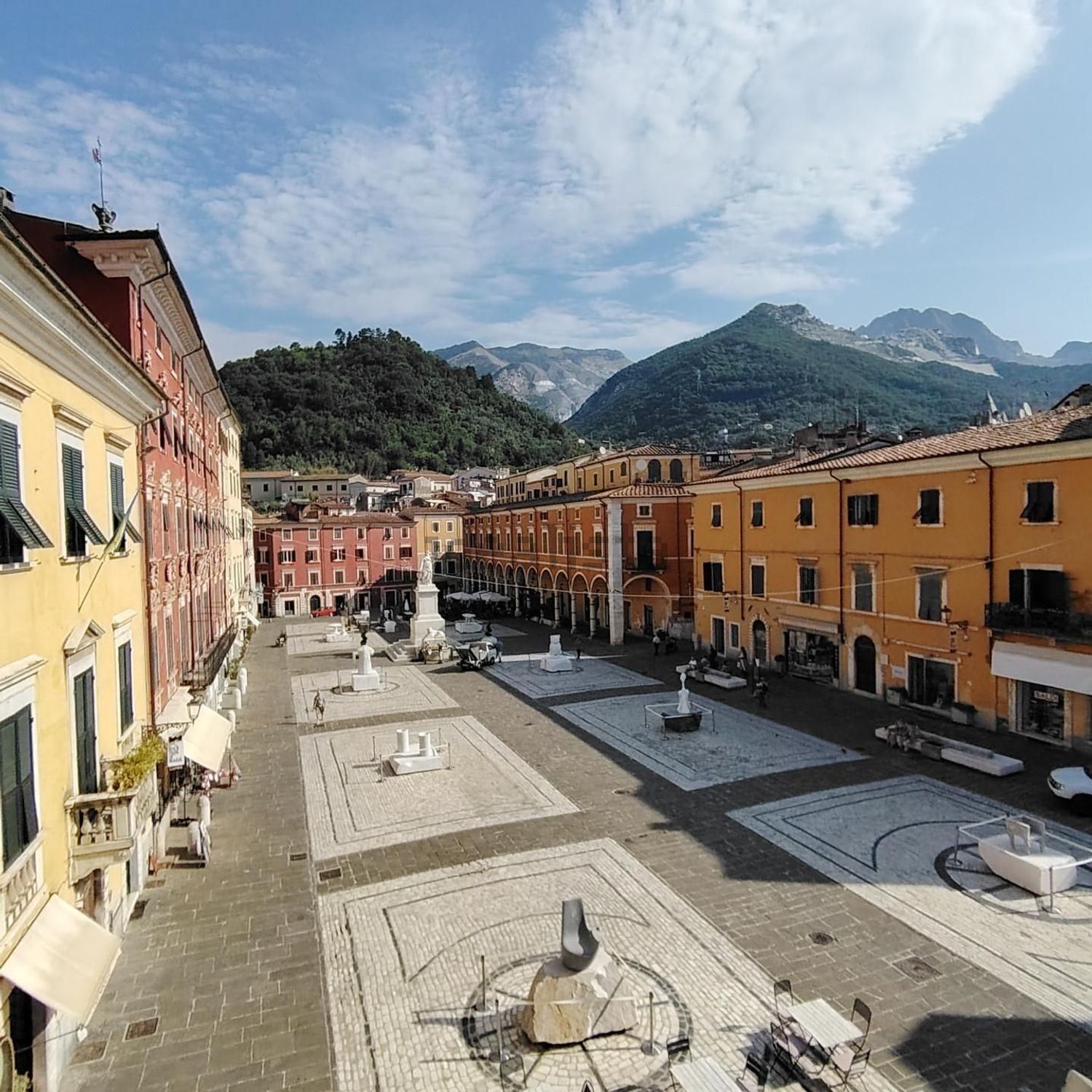 Appartamento a Centro, Carrara