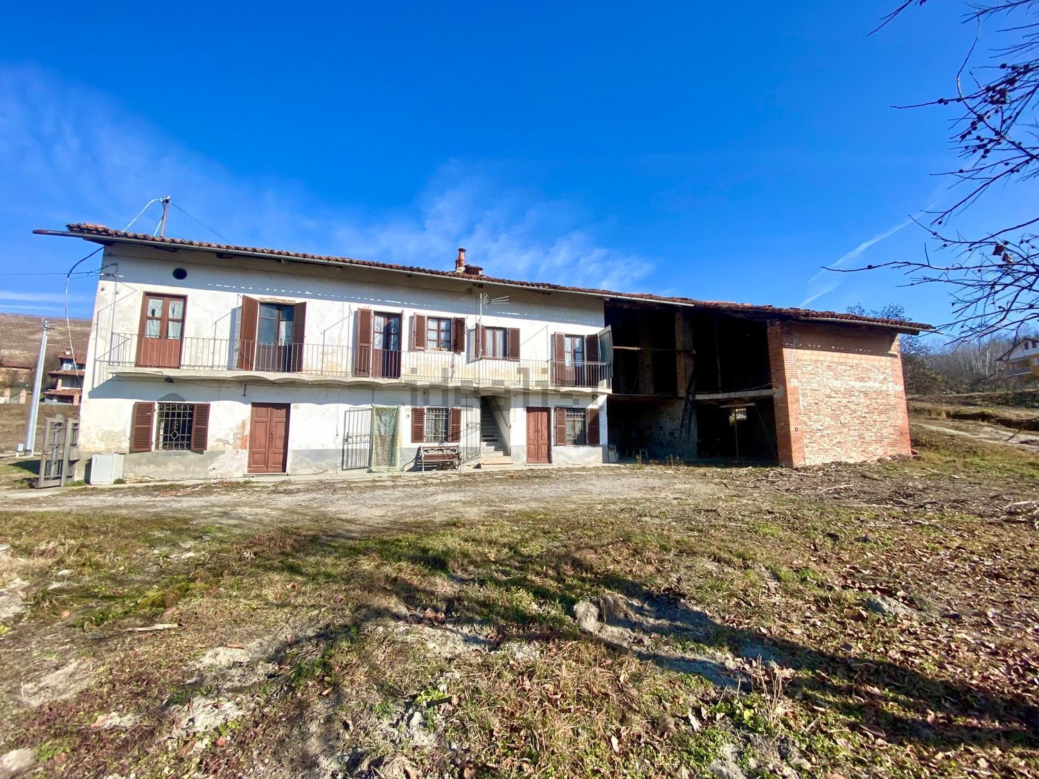 Rustici e casali a Dogliani