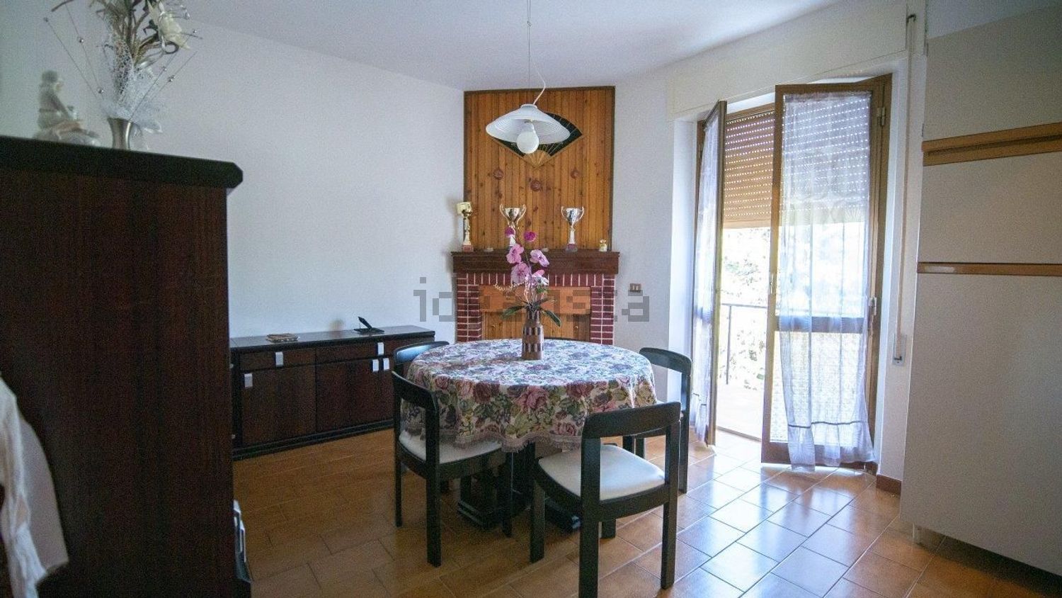 Chalet pareado en Arcevia