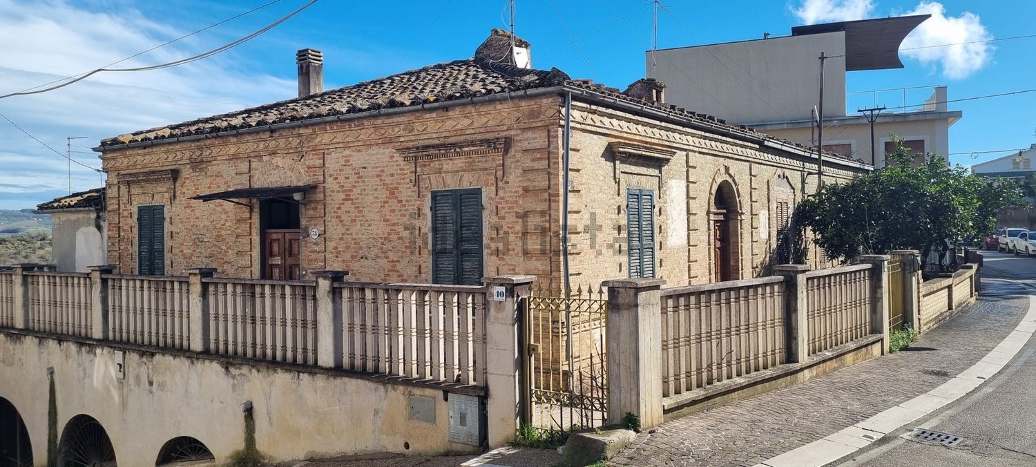 Casa di paese a Picciano