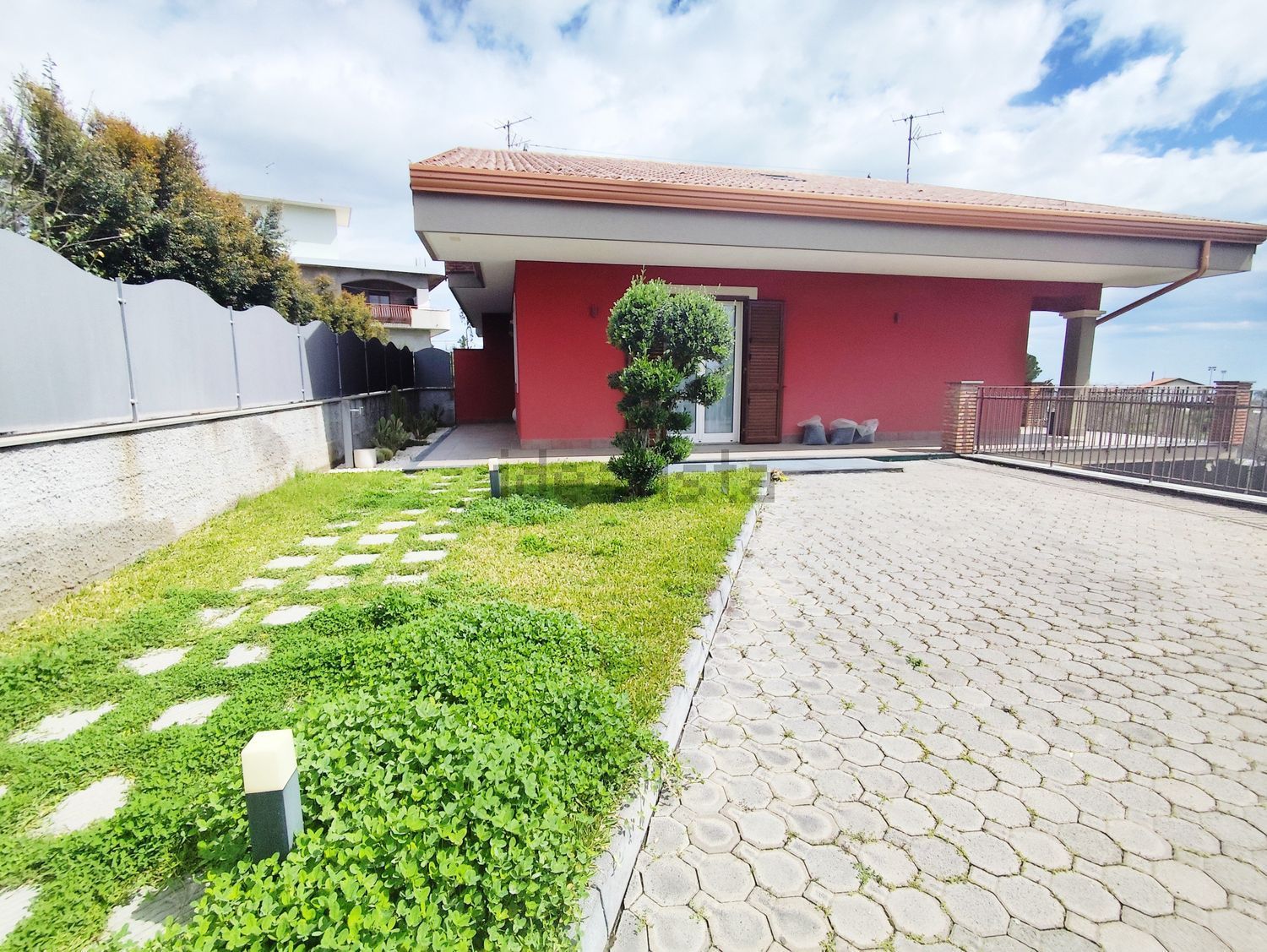 Semi-detached house in Aci Sant'Antonio