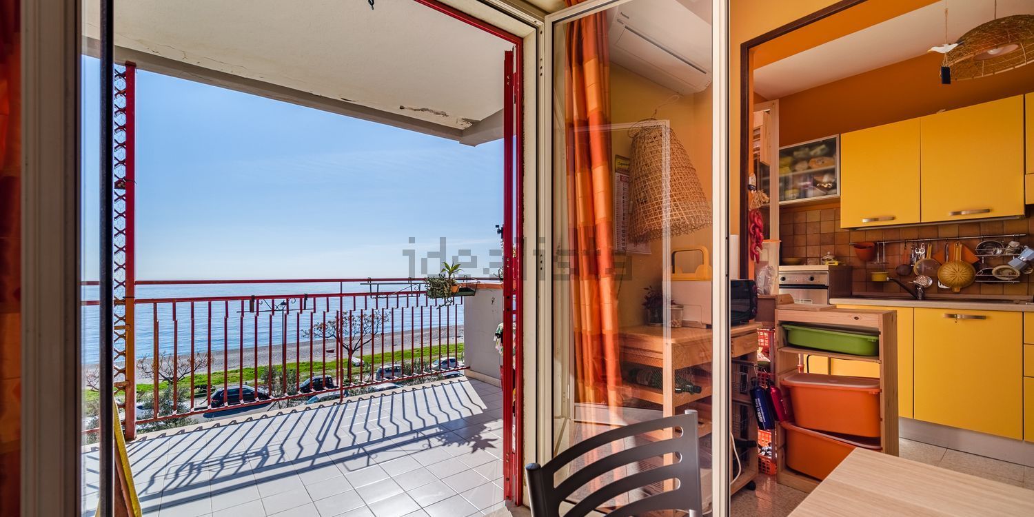 Flat in Alì Terme