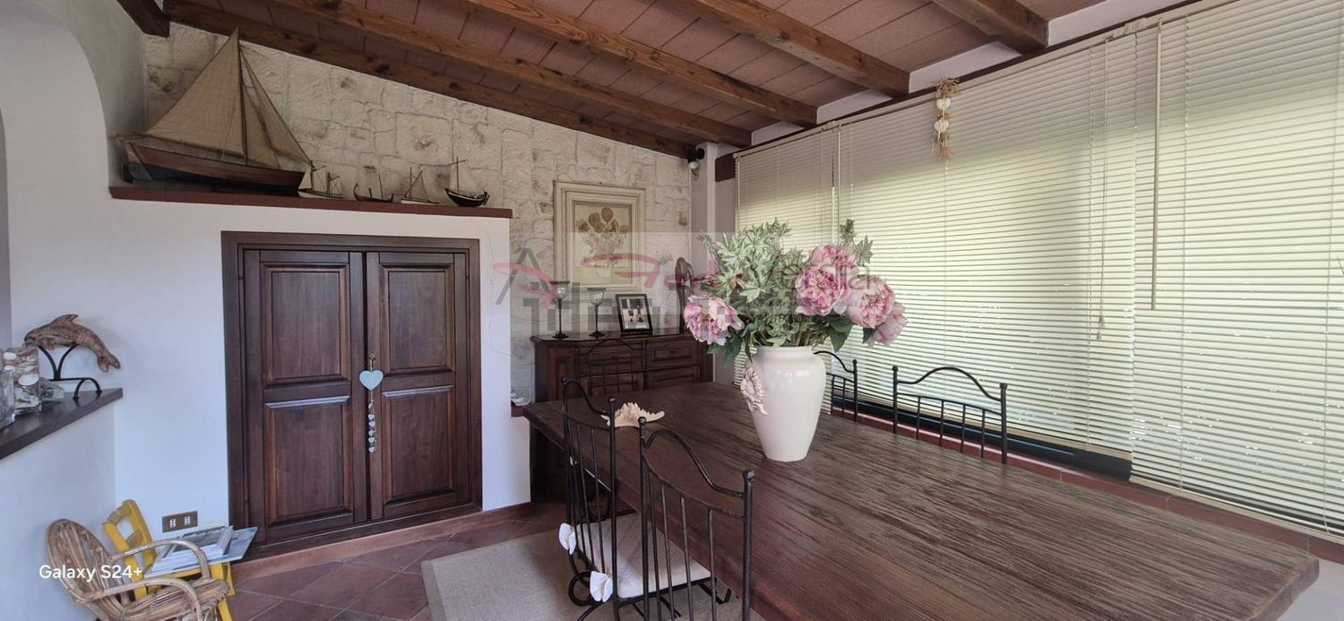 Semi-detached house in Cinquale, Montignoso