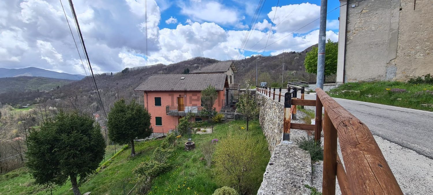Villetta bifamiliare a Rezzoaglio