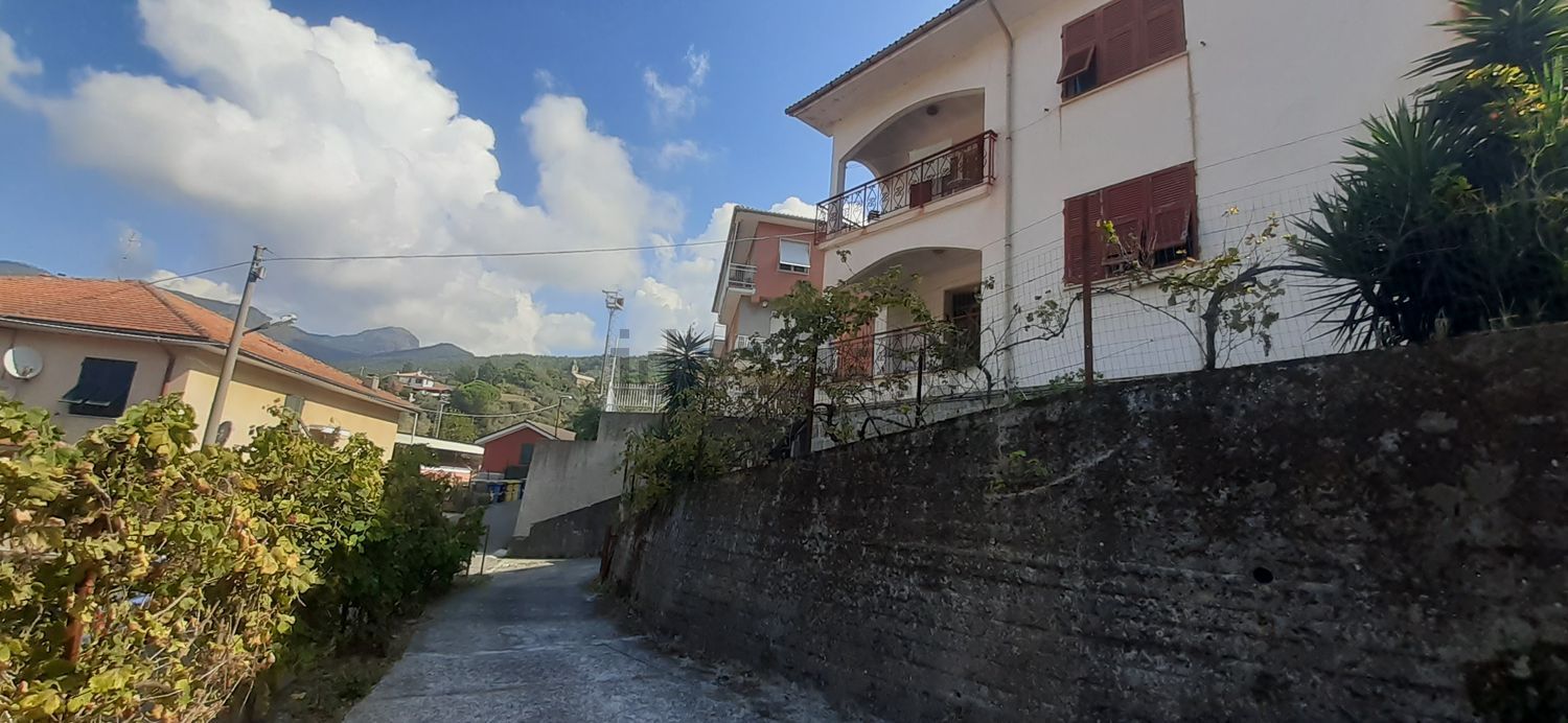 Villetta bifamiliare a Casarza Ligure