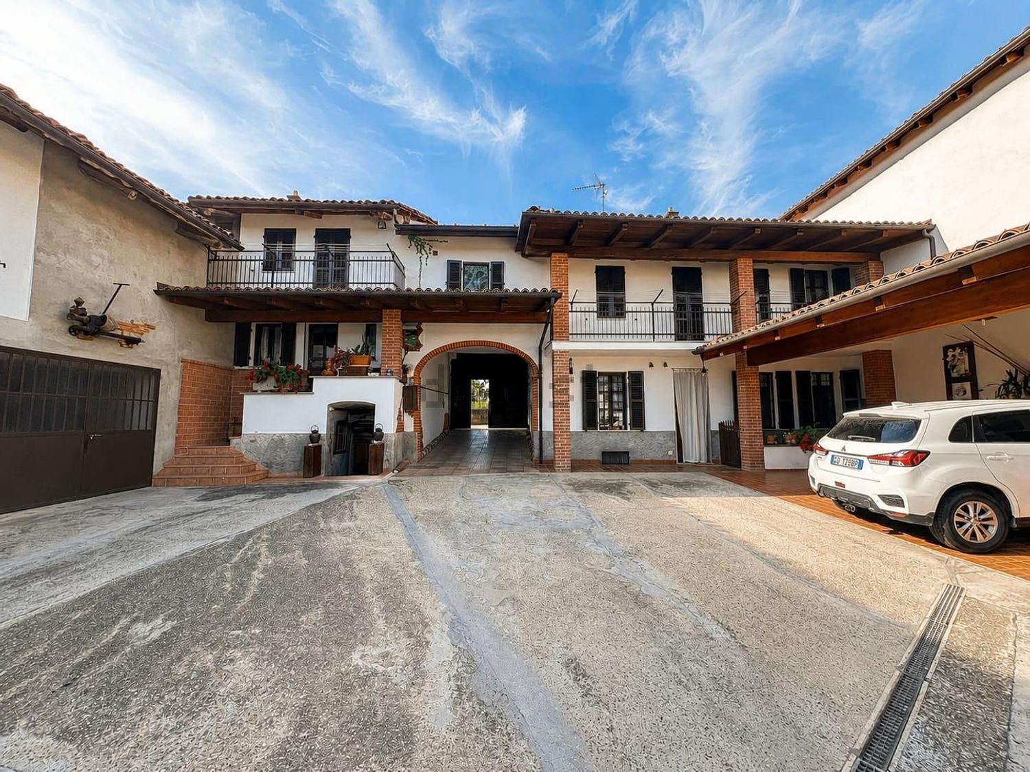 Houses in Camerano Casasco