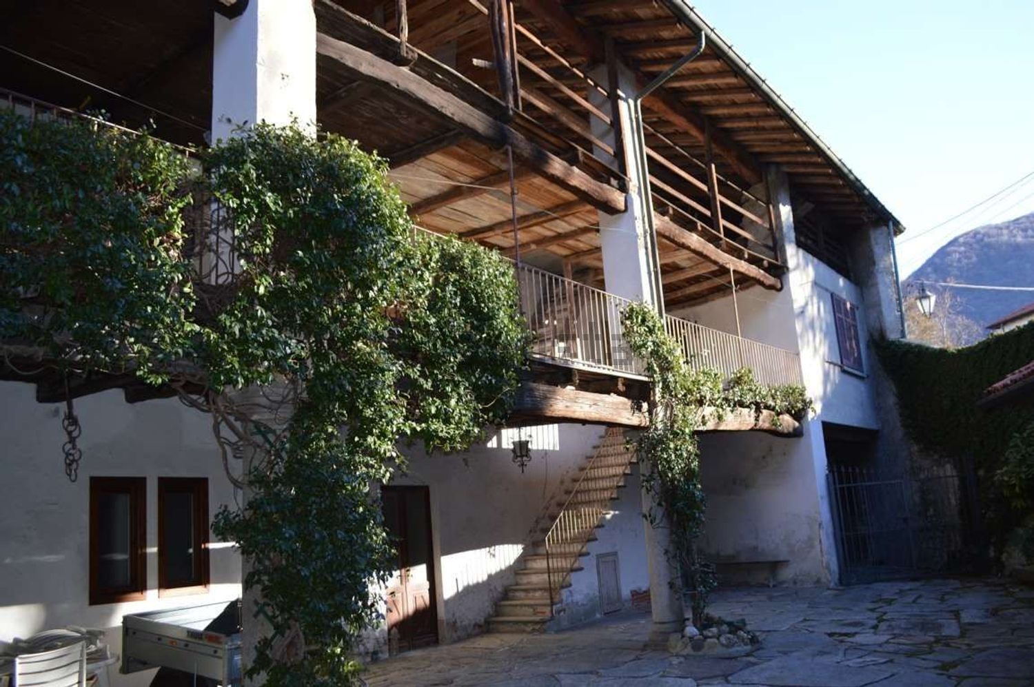 Maison jumelée à Azzio