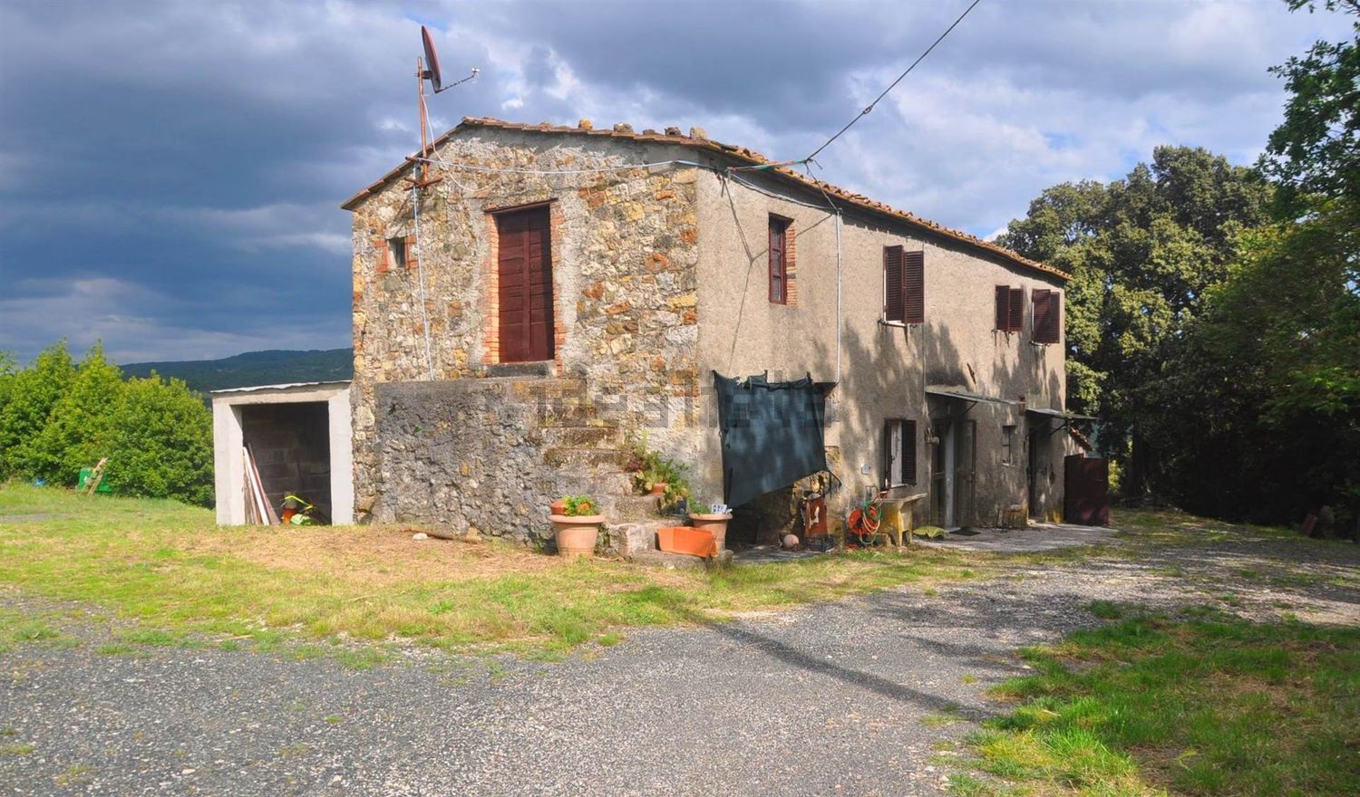 Rustici e casali a Pomarance