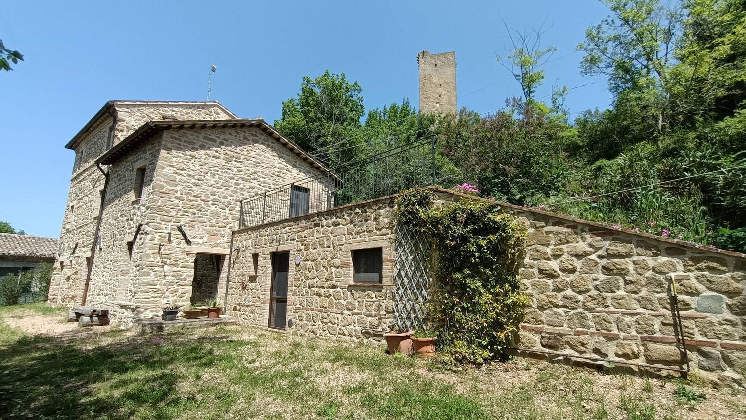 Case e ville a Serralta - Isola - Palazzata, San Severino Marche