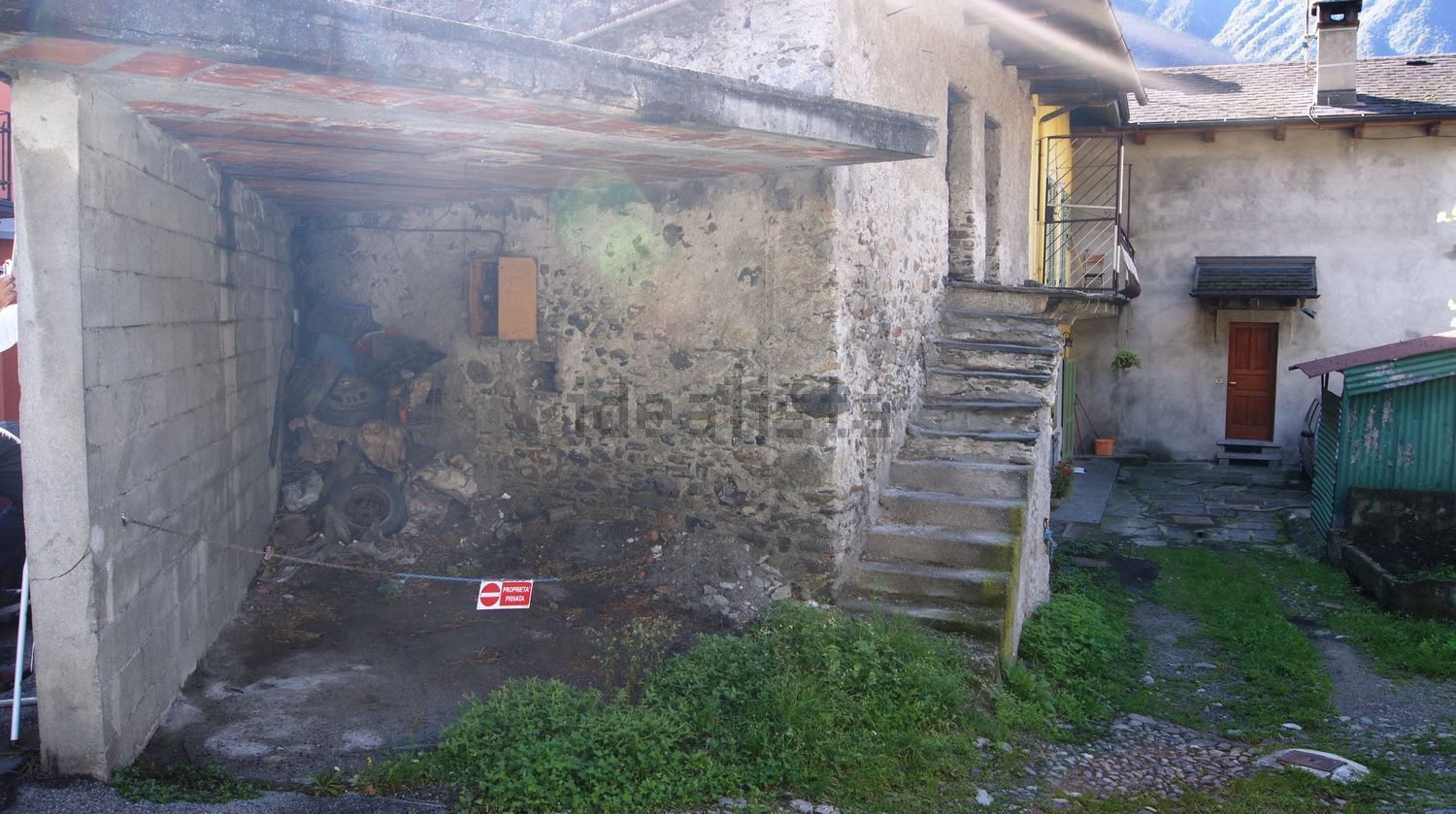 Rustici e casali a Premosello-Chiovenda
