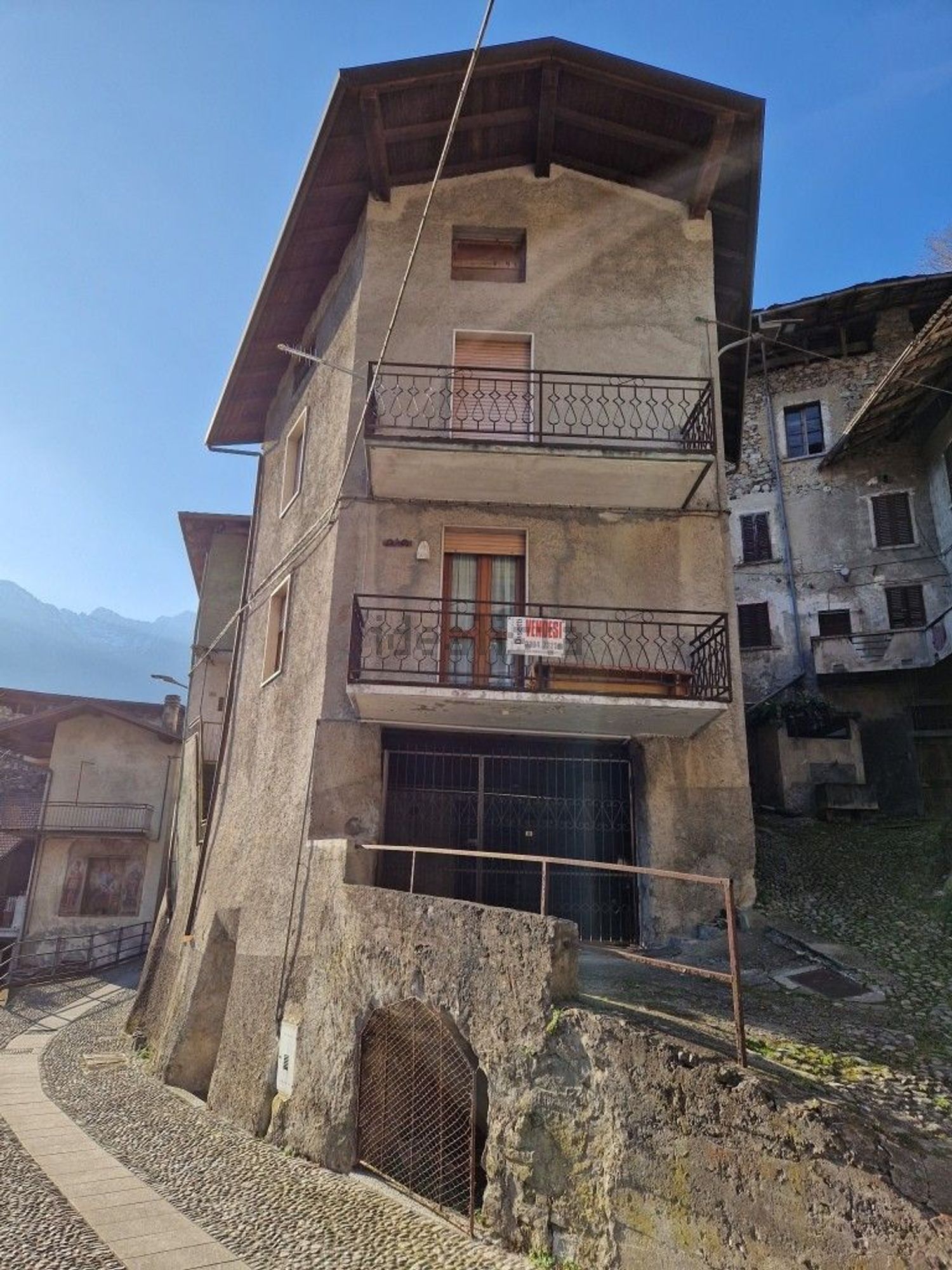Frei stehendes Haus in Losine