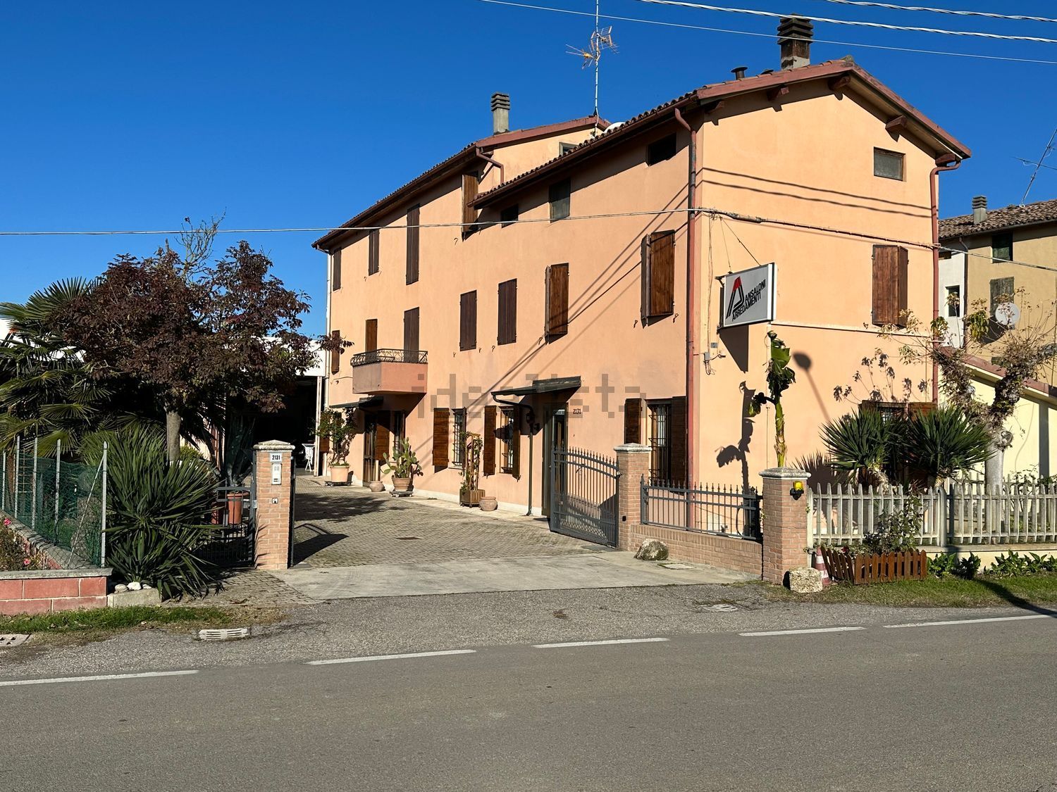 Case e ville a Ravarino