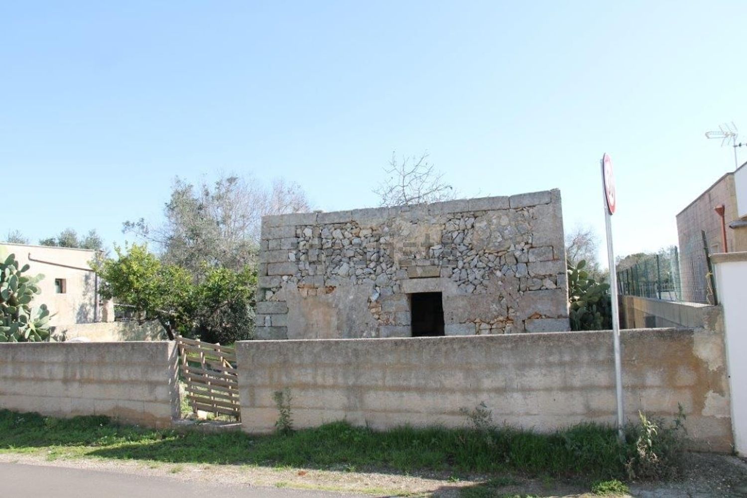 Rustici e casali a Castrignano del Capo