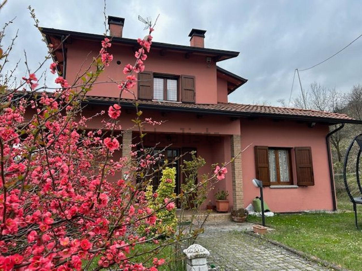 Villetta bifamiliare a Baiso