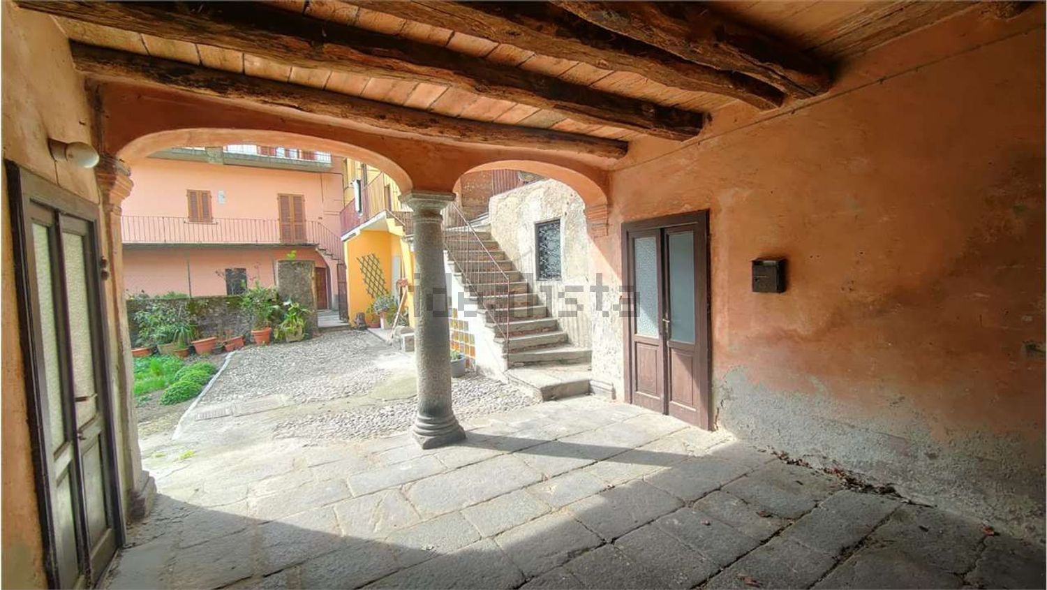 Villetta bifamiliare a Civate