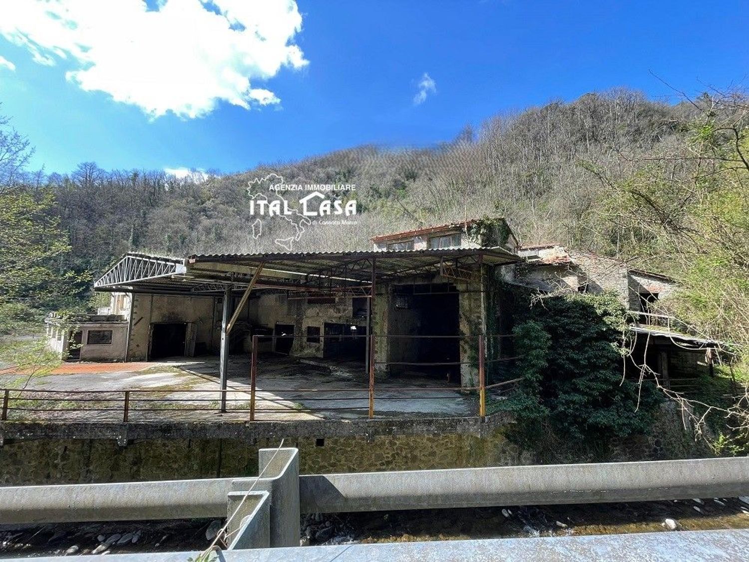 Quintas e casas rústicas em Castelli-Pescia Nord, Pescia