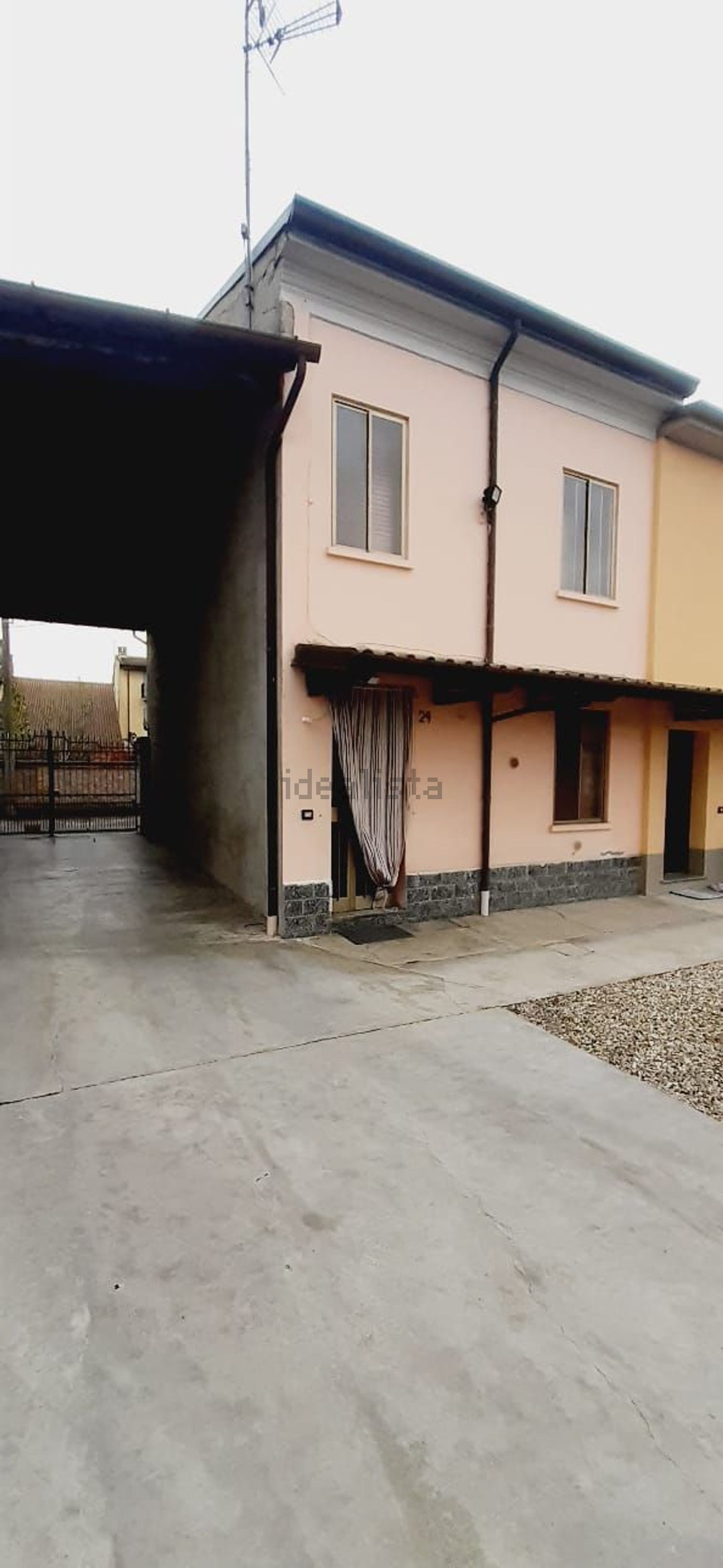 Terraced house in Cervesina