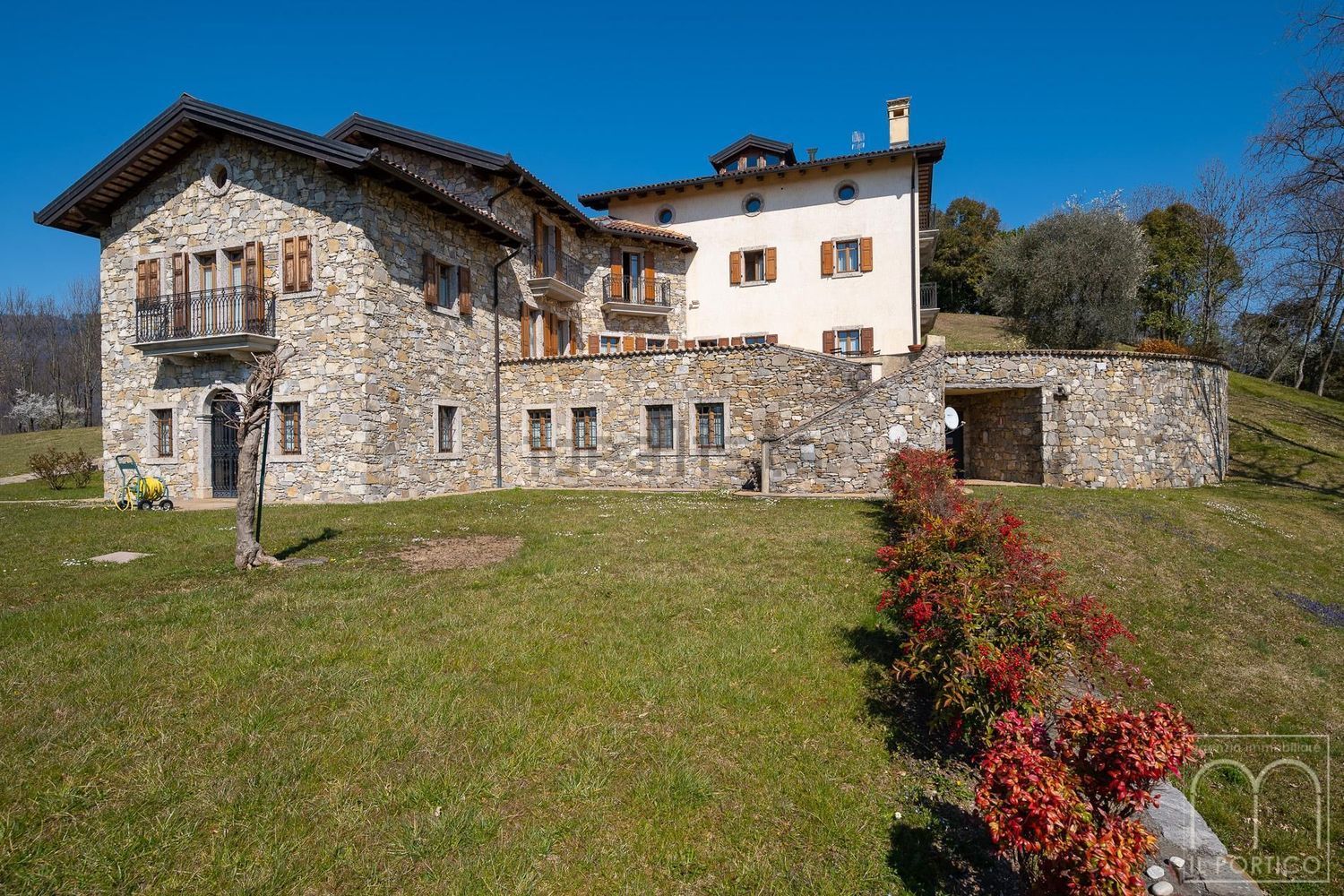 Case e ville a Tarcento