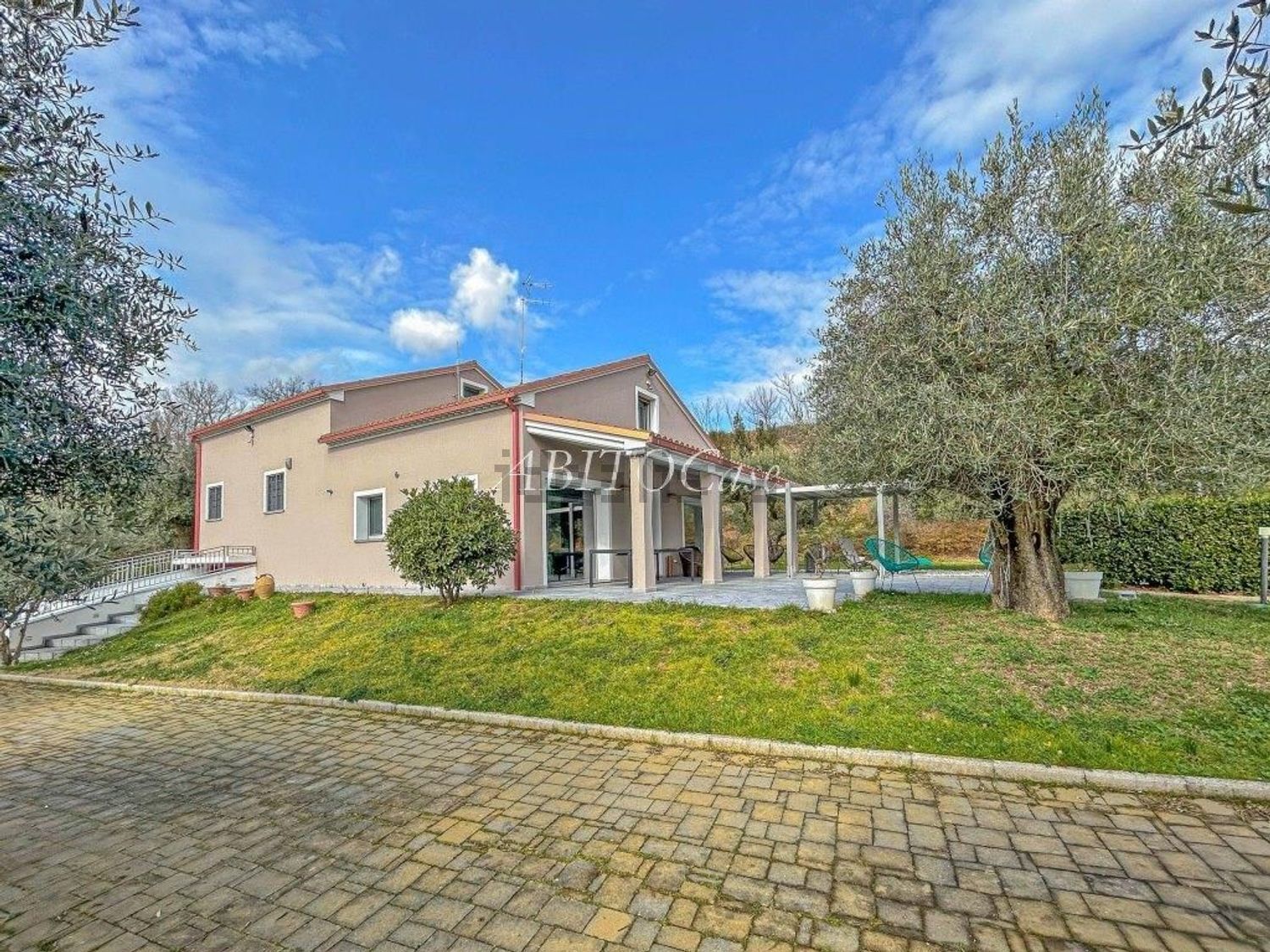 Case e ville a Avenale - Grottaccia, Cingoli